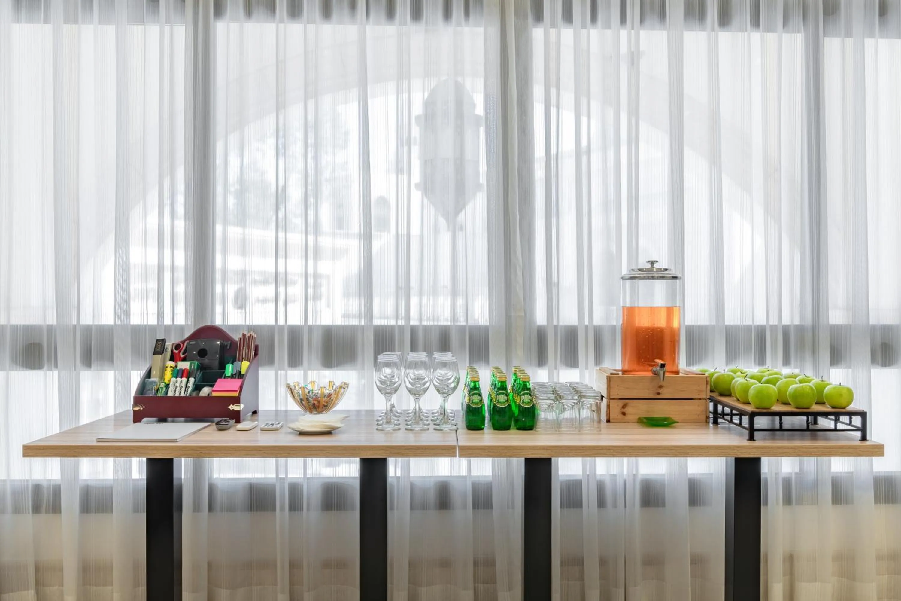 Food and drinks in Park Inn by Radisson Makkah Al Naseem