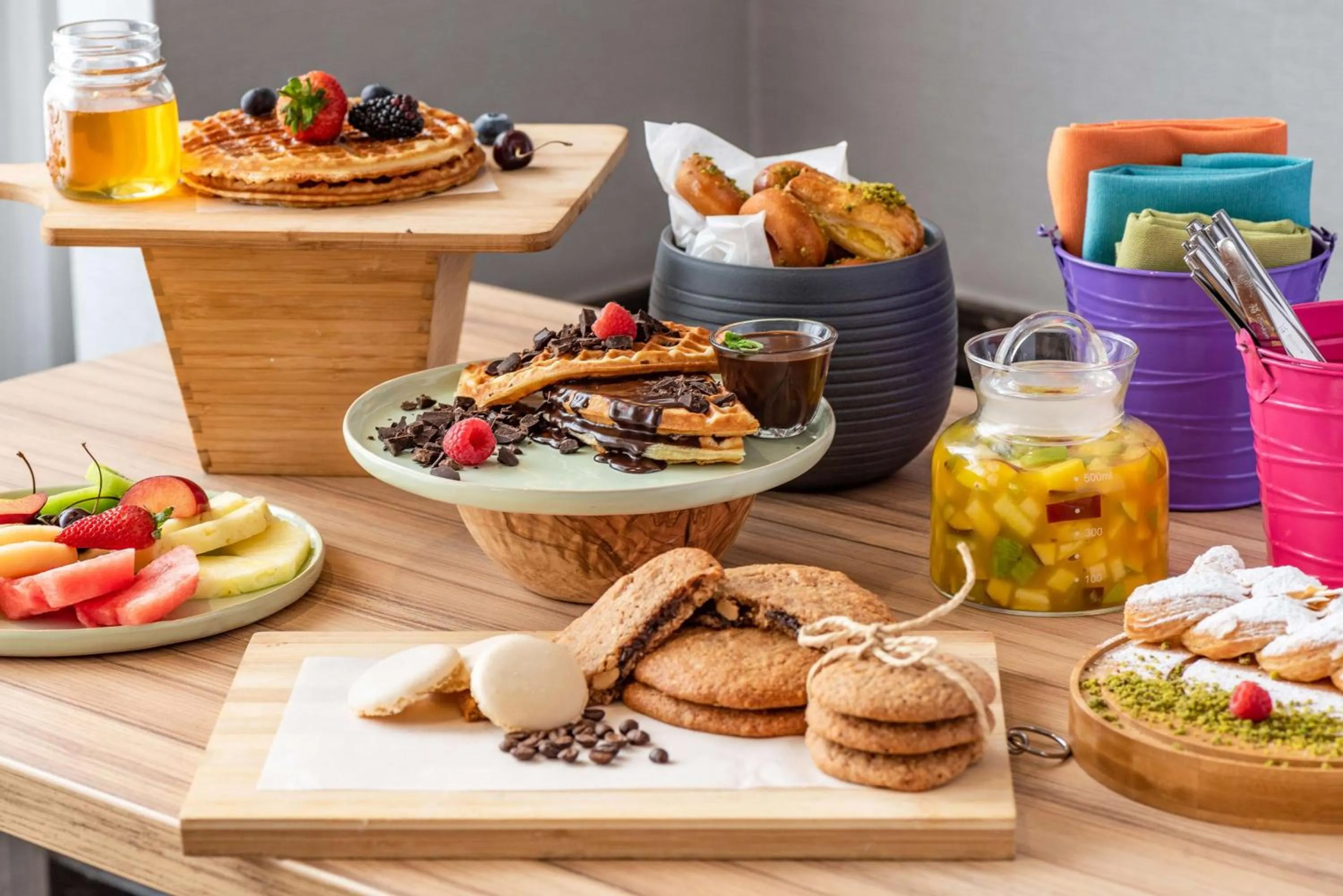 Restaurant/places to eat in Park Inn by Radisson Makkah Al Naseem