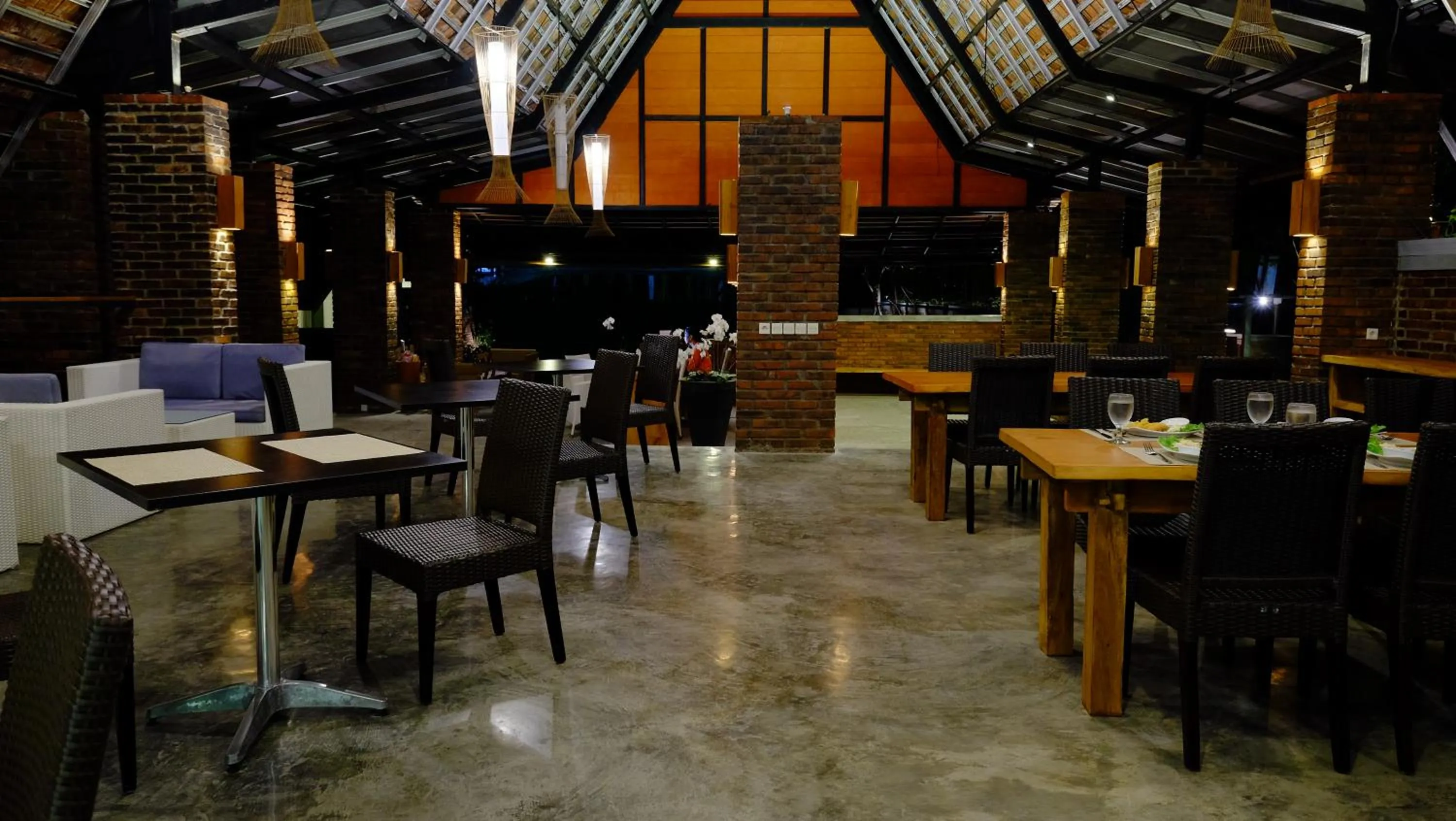 Restaurant/places to eat in Shankara Borobudur