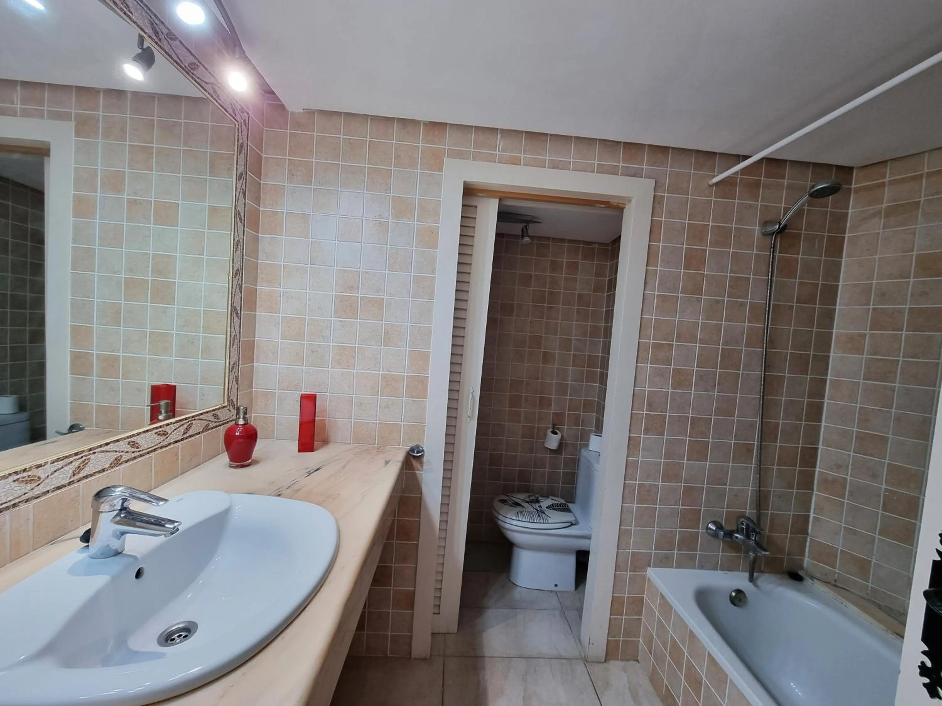 Bathroom in Apartamentos Eurhostal 3000