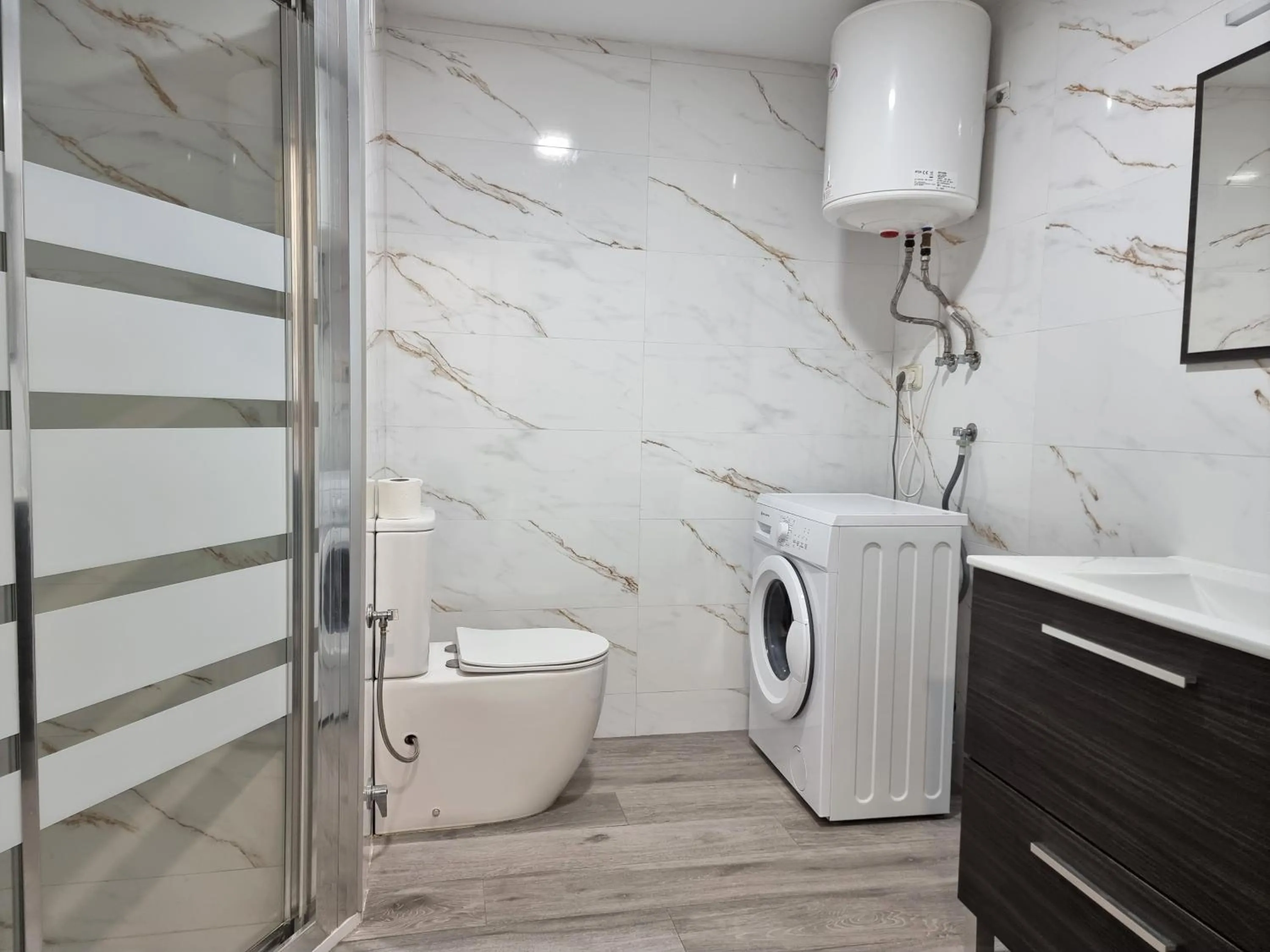 Bathroom in Apartamentos Eurhostal 3000