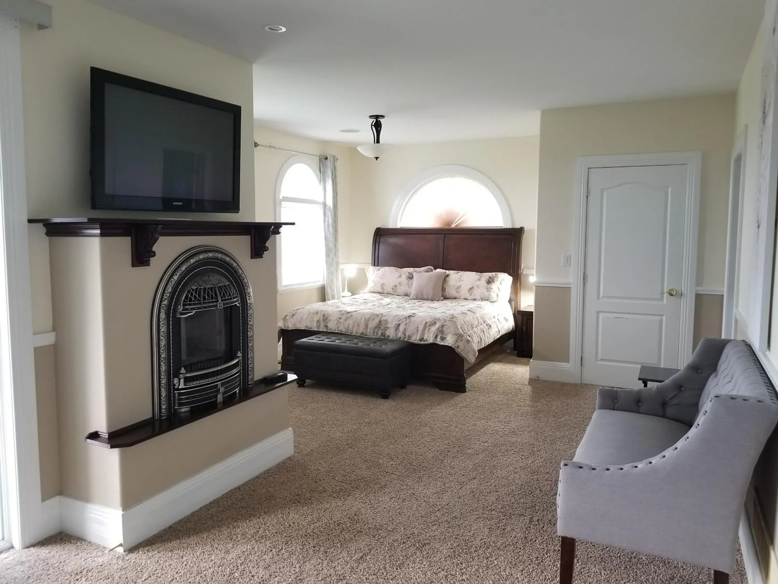 Deluxe King Room in Riverview B&B Deluxe King Room in Riverview B&B