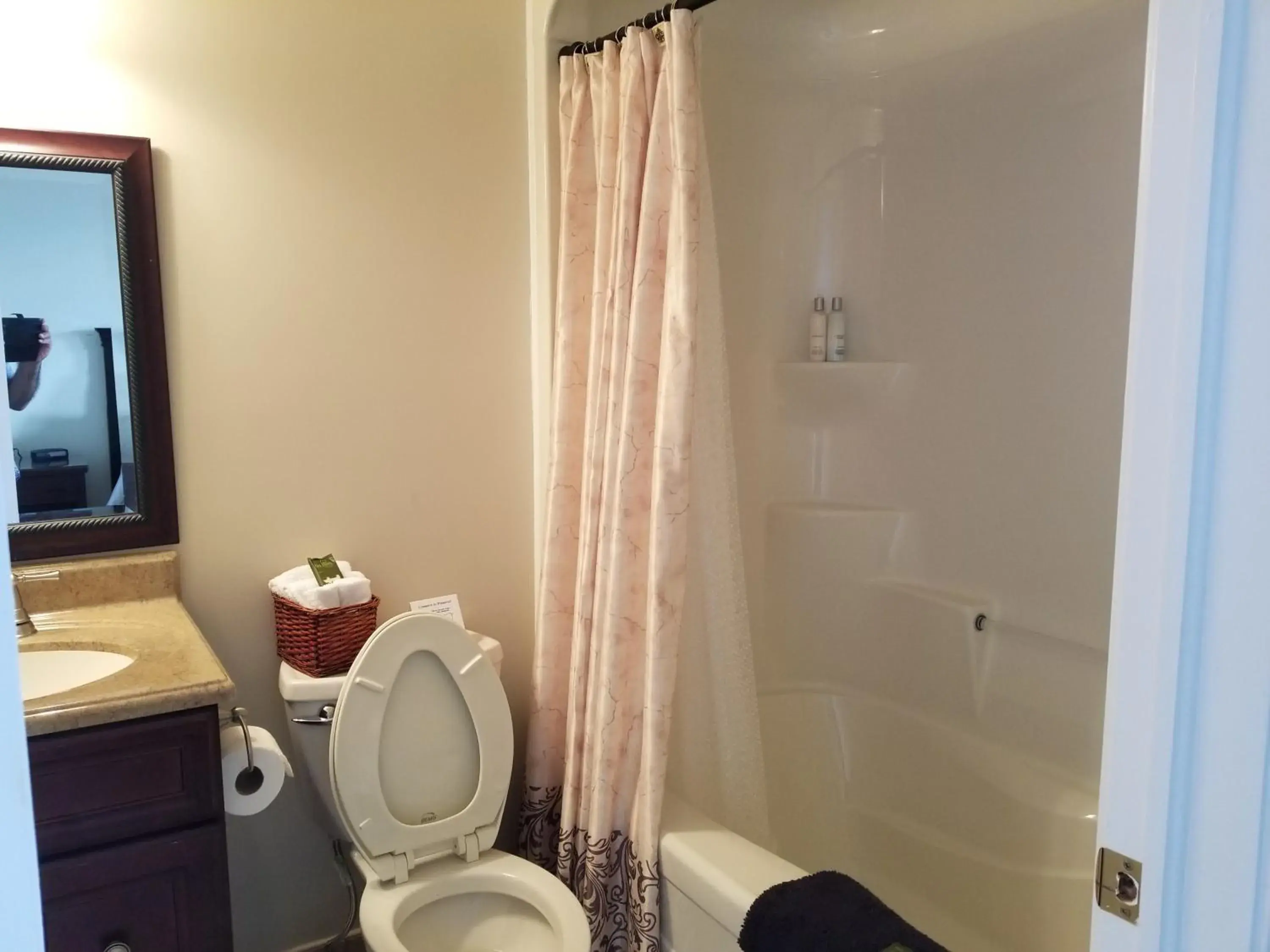 Double Room with Private Bathroom in Riverview B&B Double Room with Private Bathroom in Riverview B&B