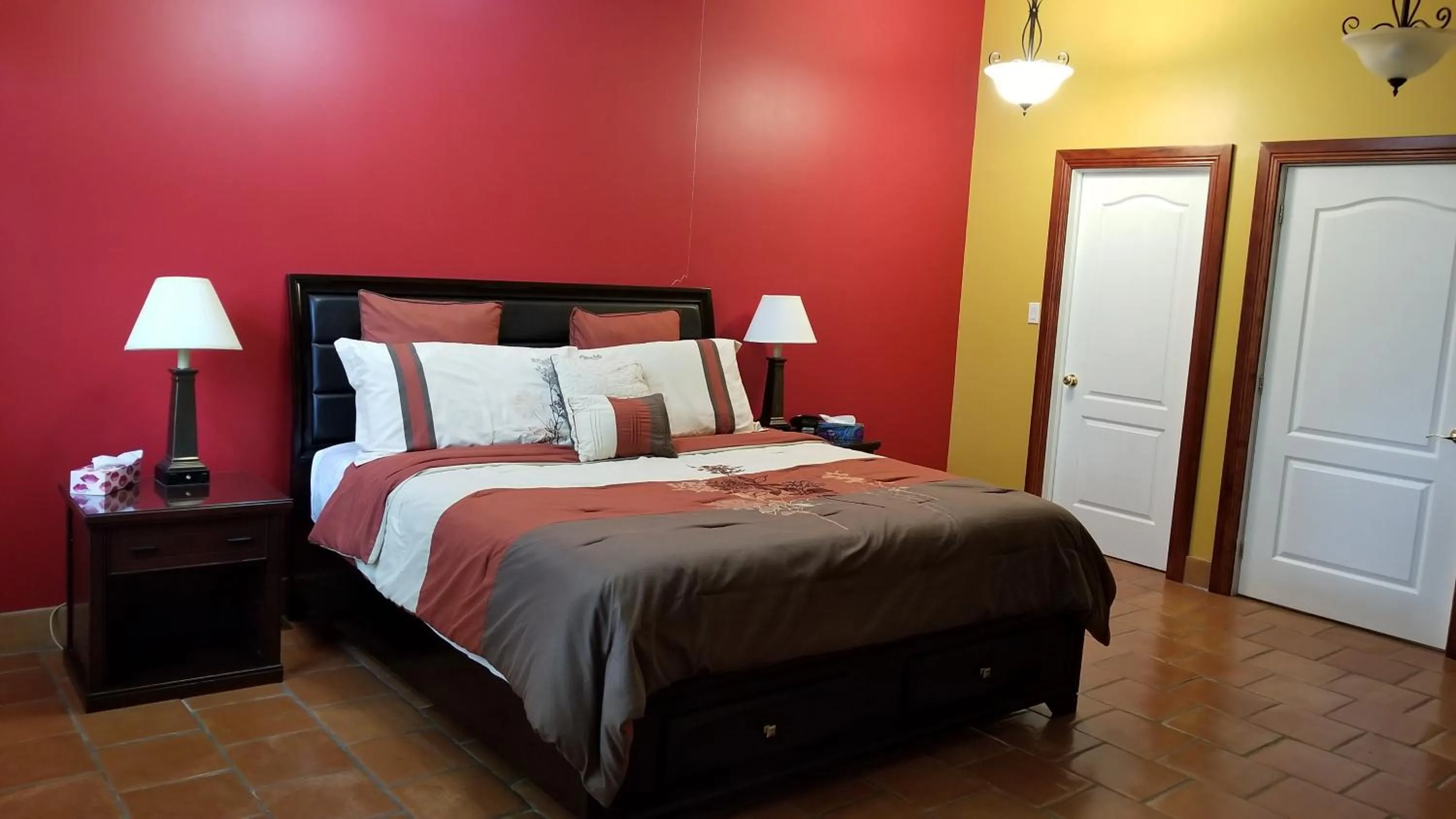 Photo of the whole room in Riverview B&B