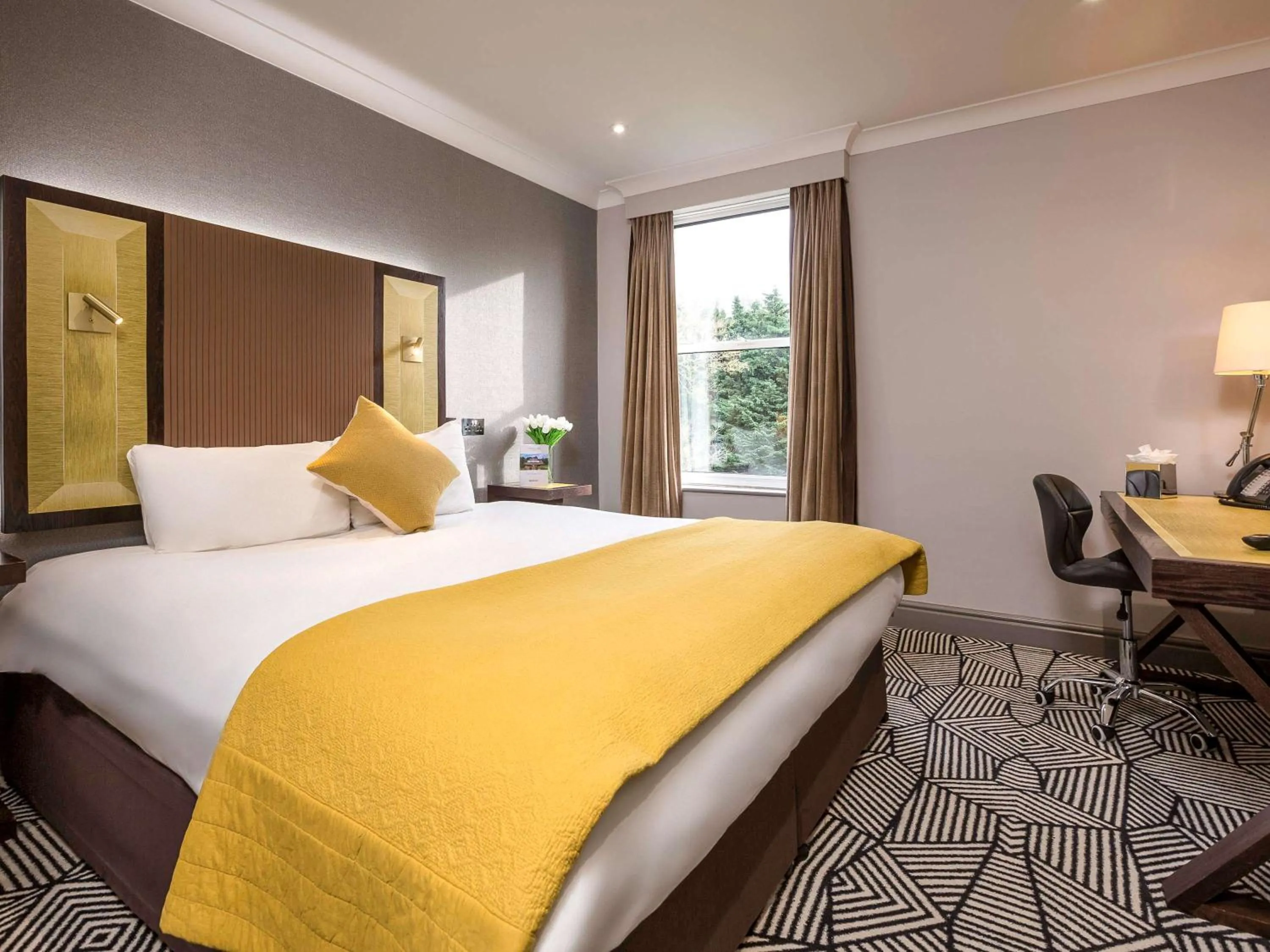 Photo of the whole room, Bed in Hunton Park Hotel