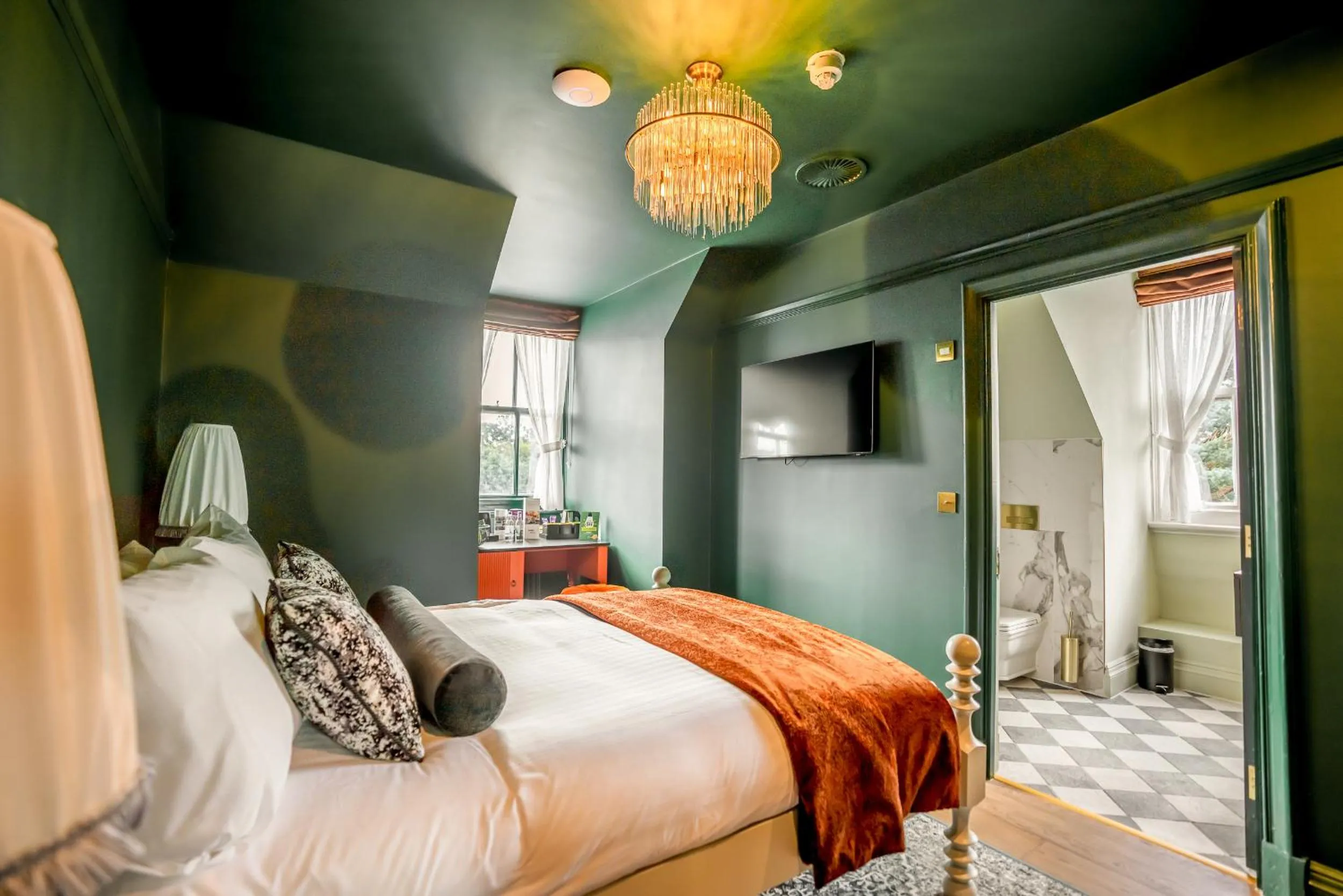 Photo of the whole room, Bed in Hunton Park Hotel