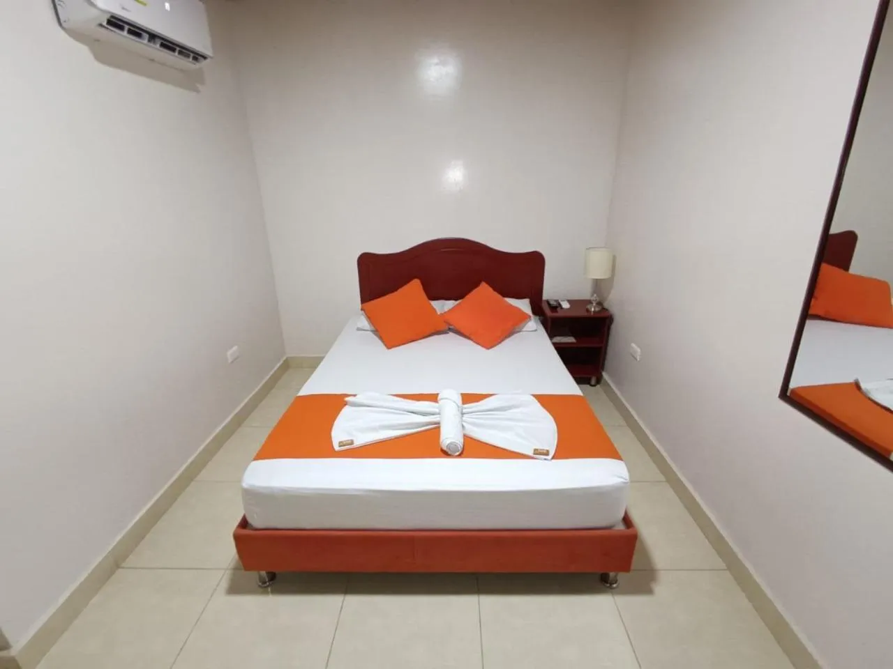 Bedroom, Bed in Hotel Colonial Villavieja