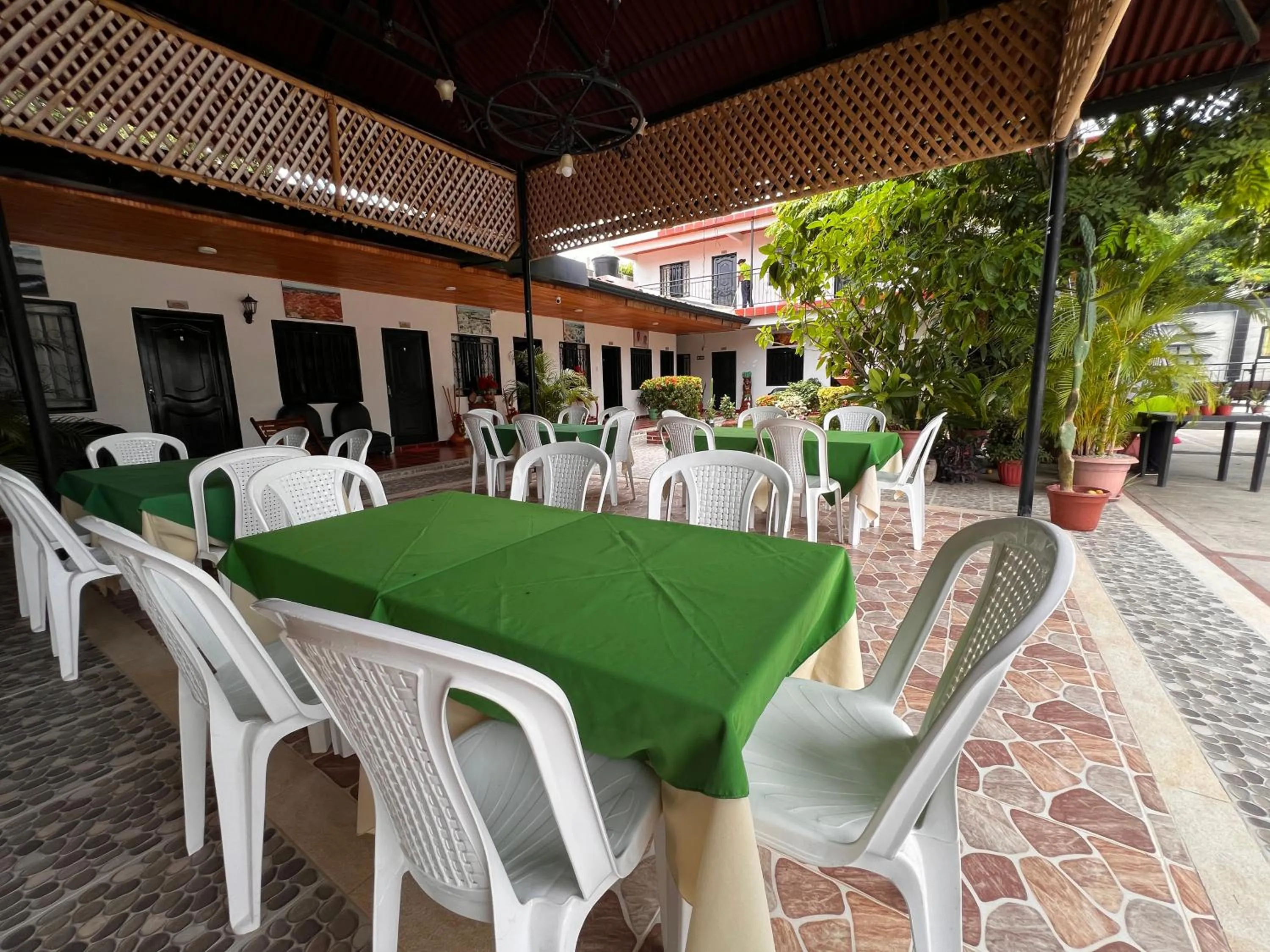 Restaurant/places to eat in Hotel Colonial Villavieja