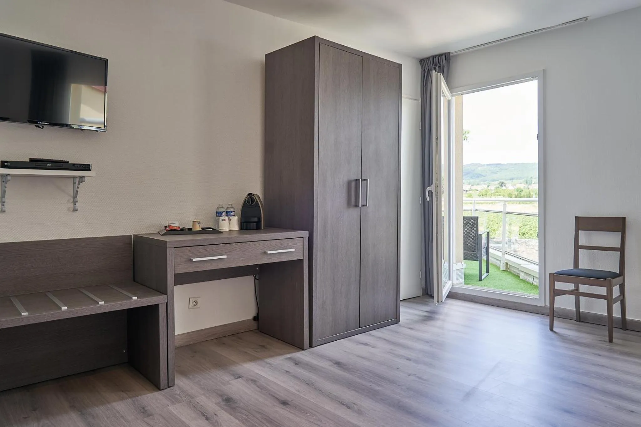 Photo of the whole room in Authentic by balladins Dijon / Marsannay-la-Côte