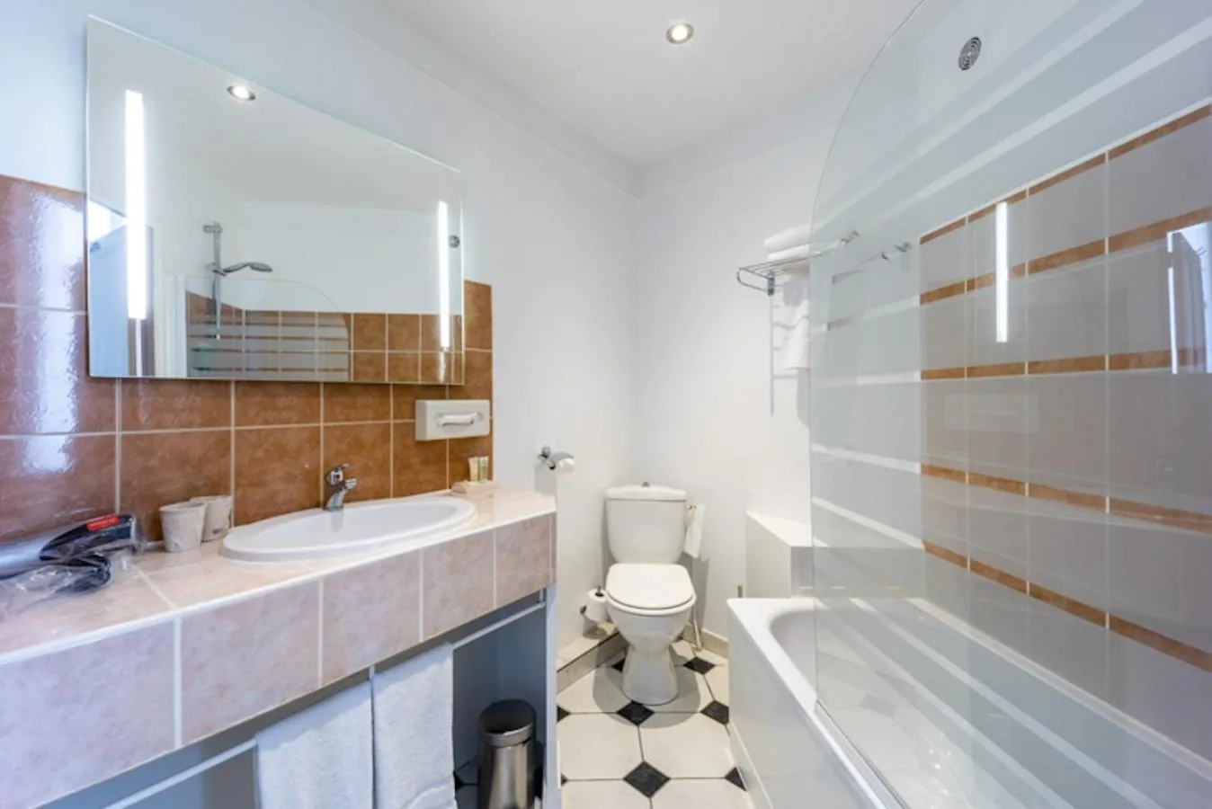 Bedroom in Best Western Le Comtadin