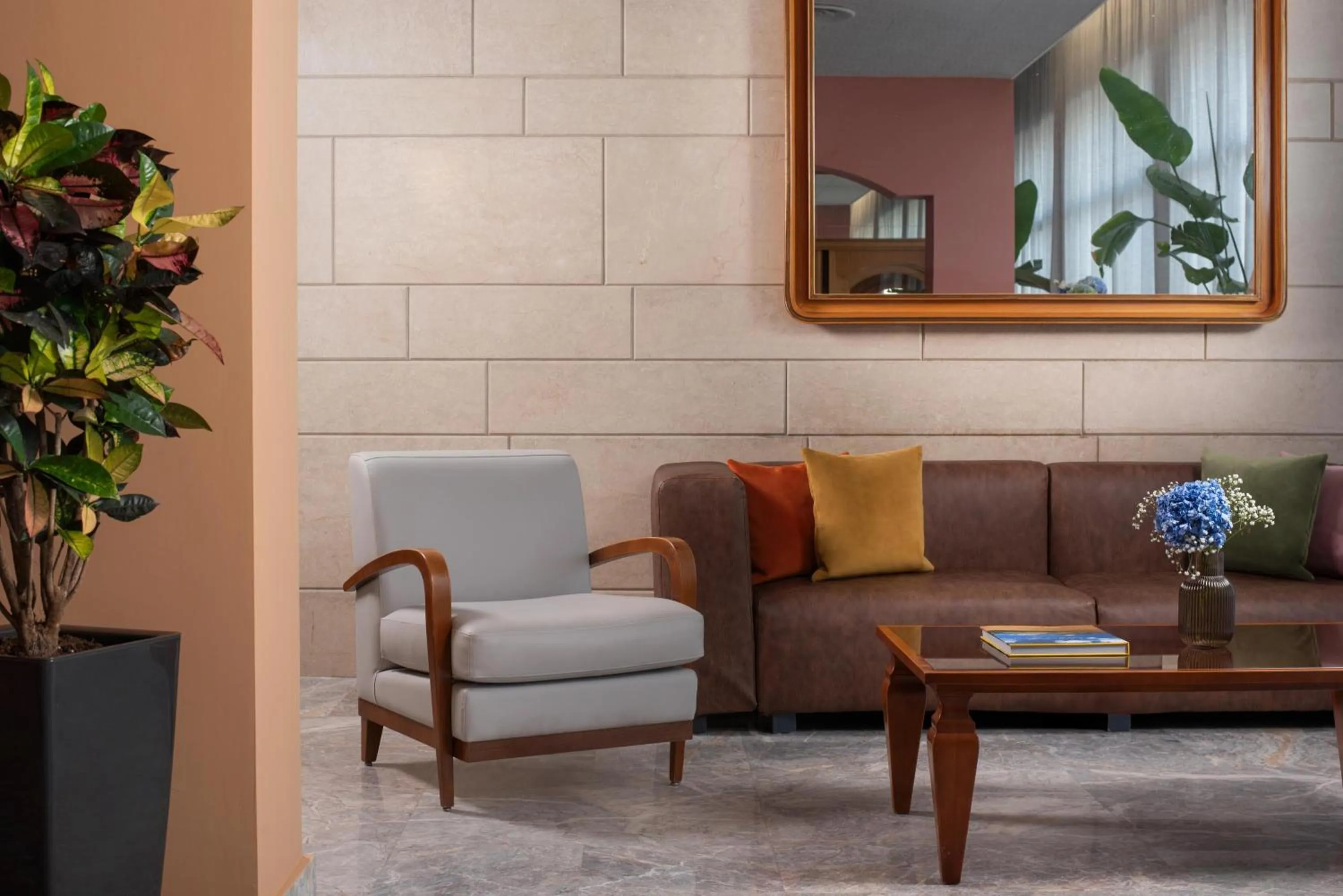 Lobby or reception in NH Ancona