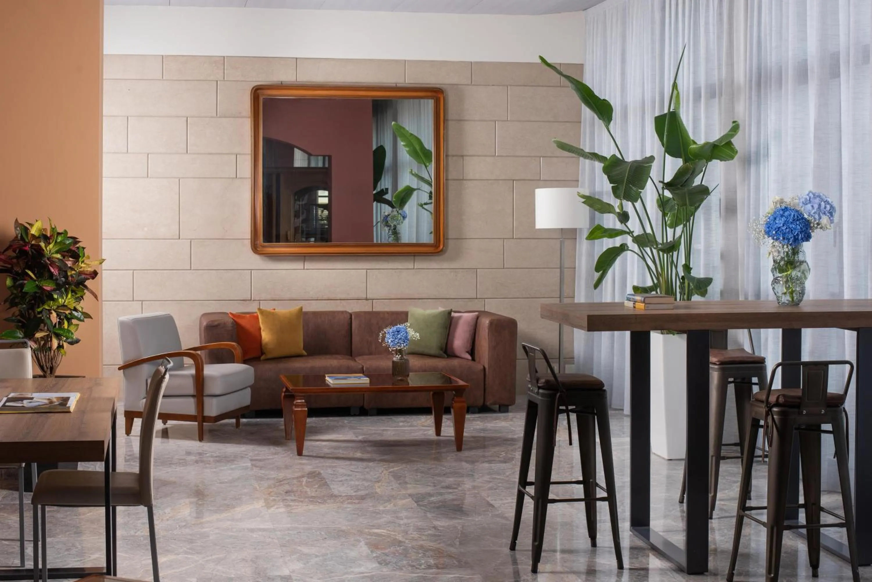 Lobby or reception in NH Ancona