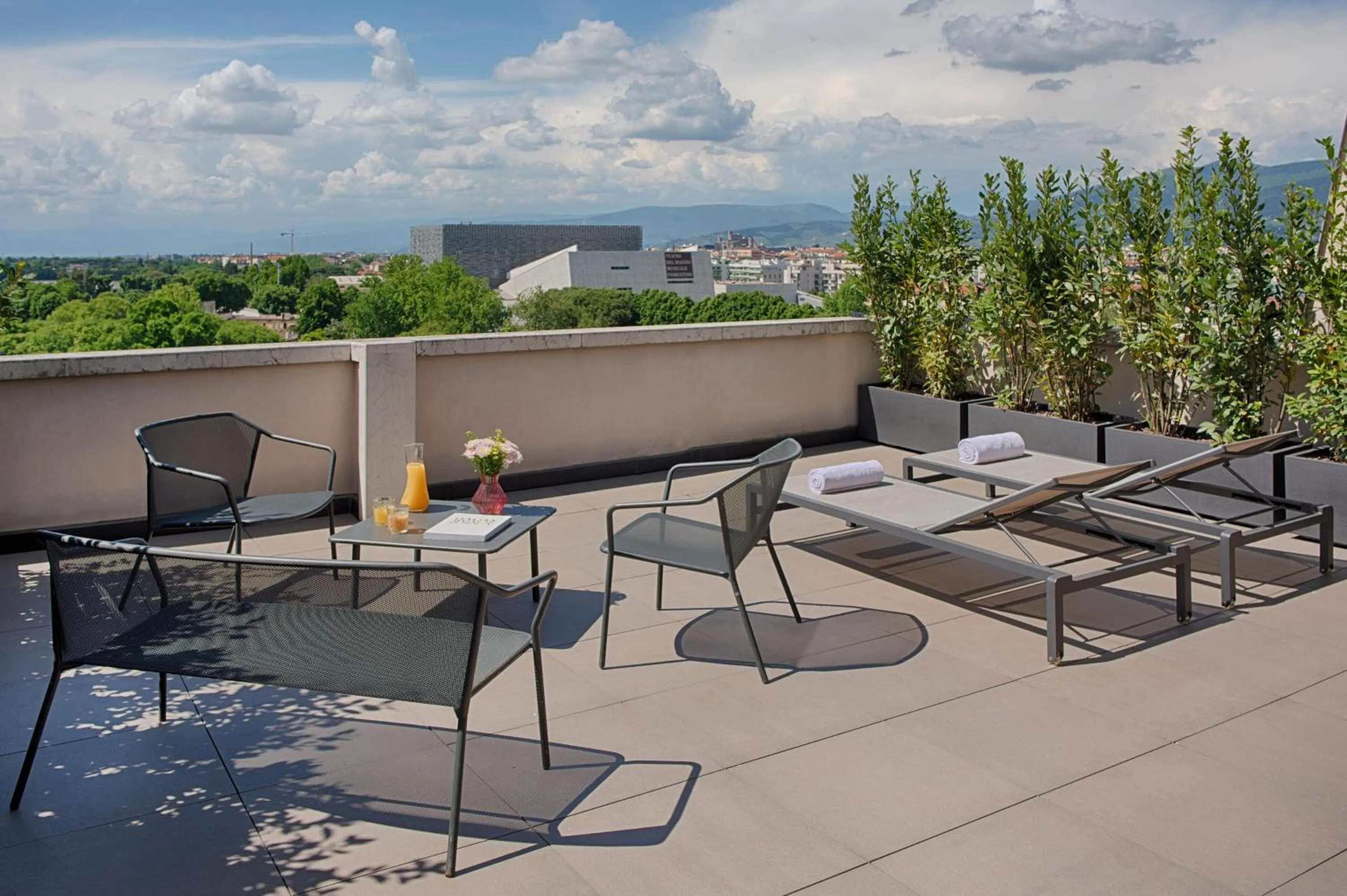 Photo of the whole room in NH Firenze