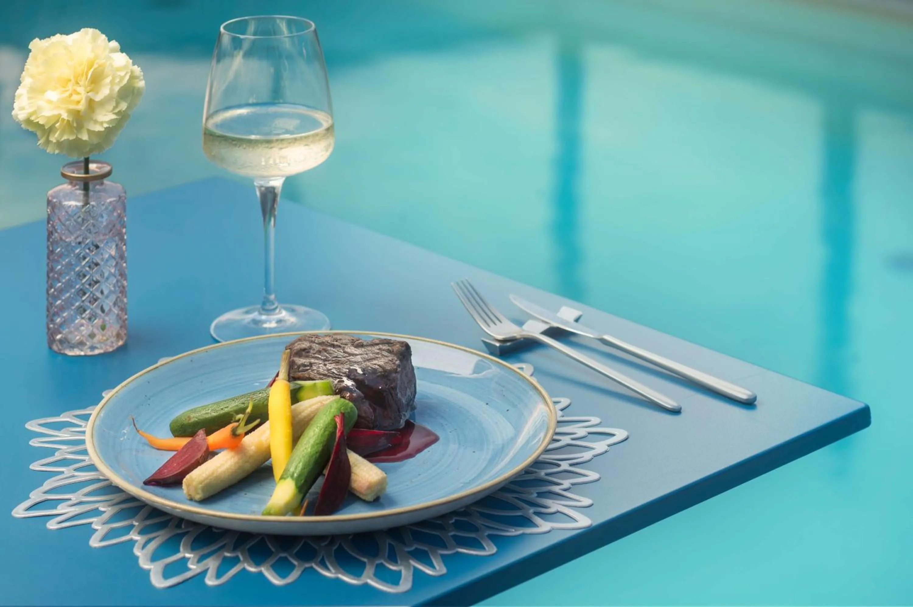 Pool view in NH Firenze