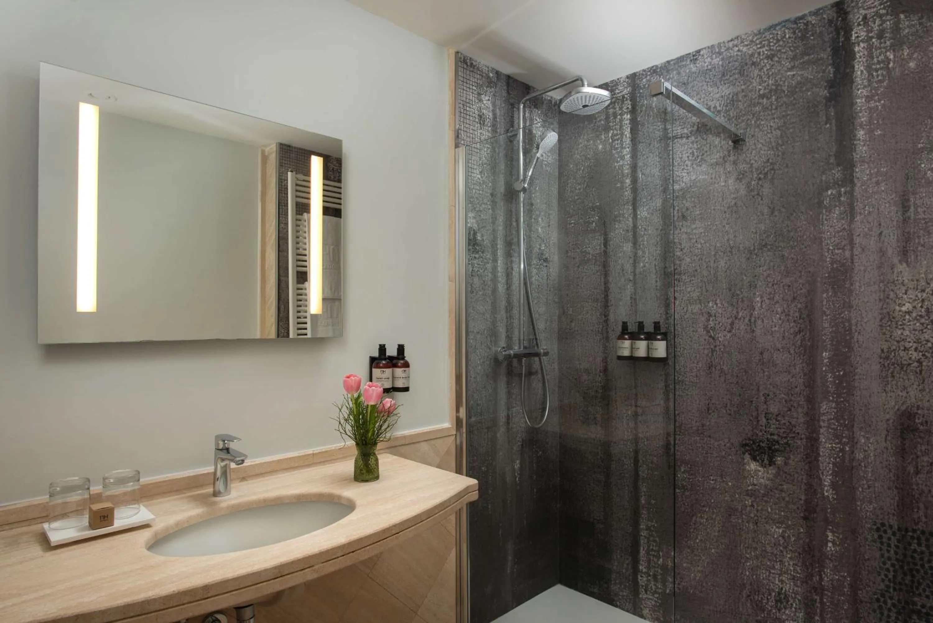 Bathroom in NH Firenze