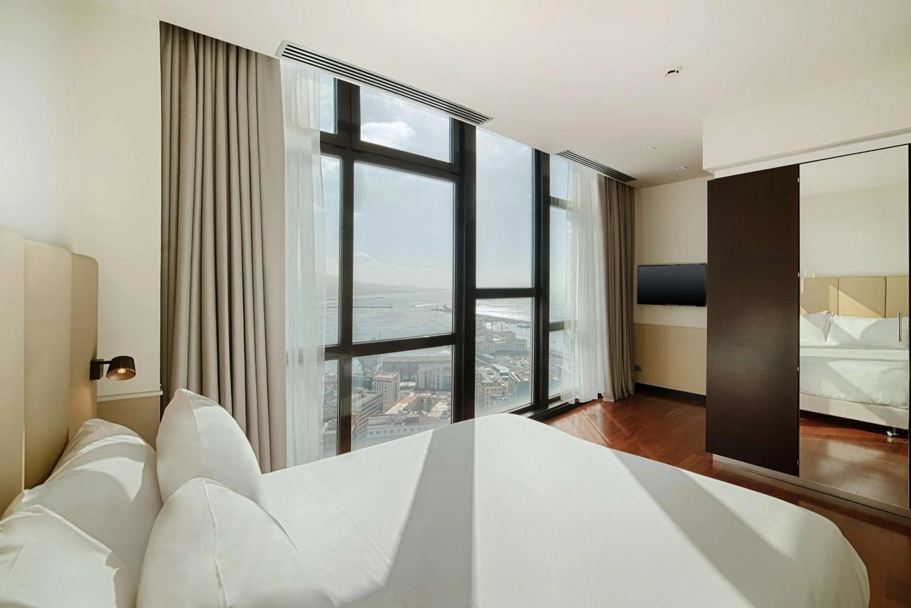 Bedroom, Bed in NH Napoli Panorama