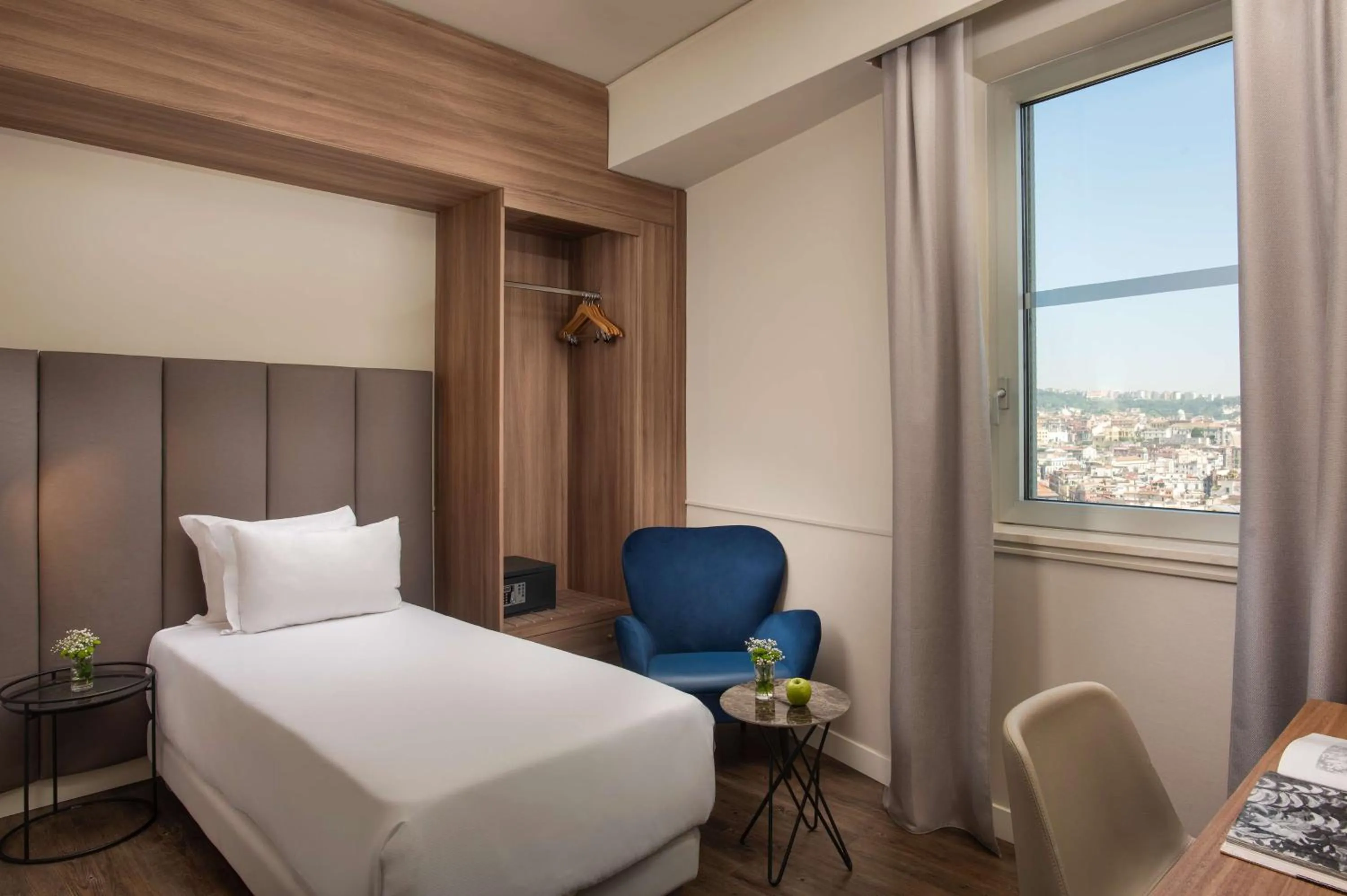 Bedroom, Bed in NH Napoli Panorama