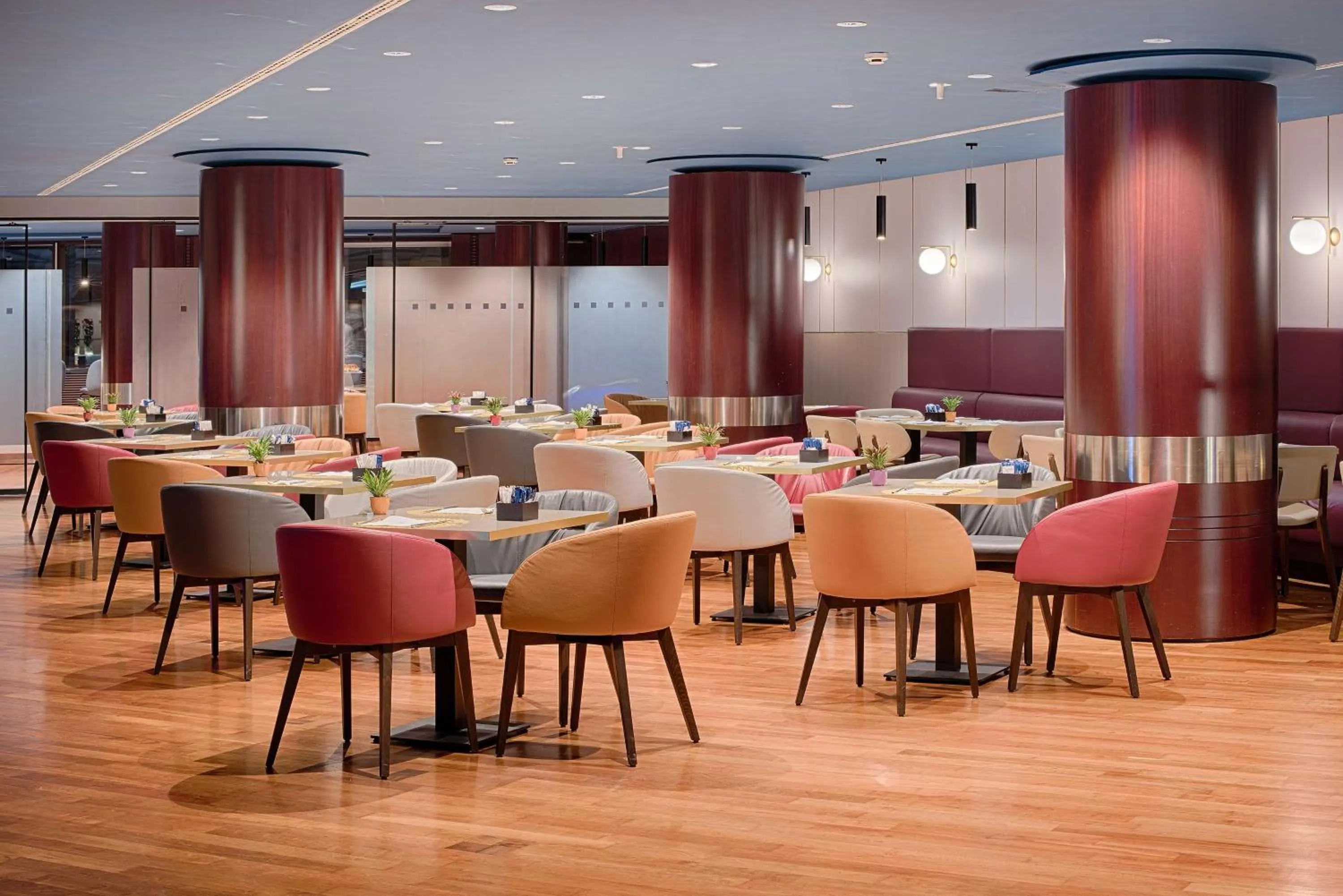 Restaurant/places to eat in NH Napoli Panorama