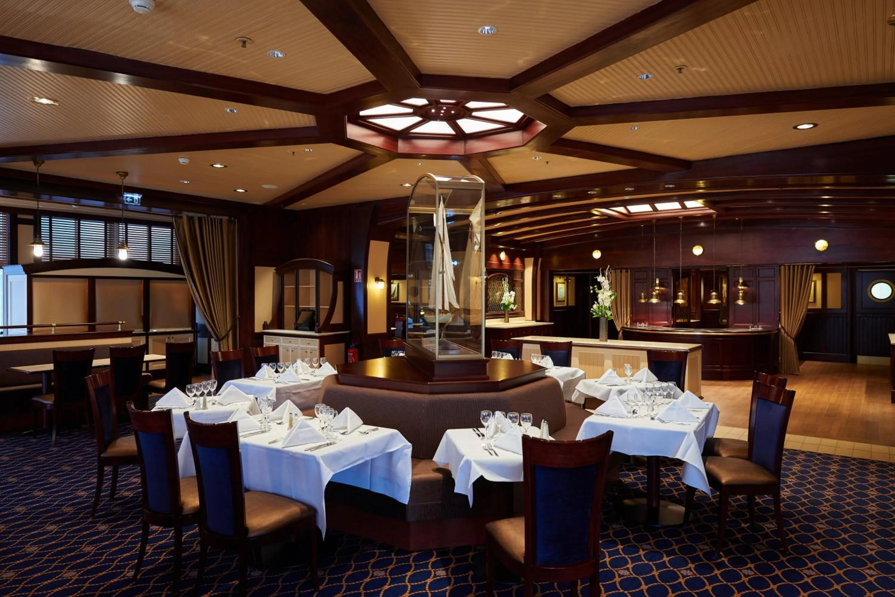 Restaurant/places to eat in Disney Newport Bay Club