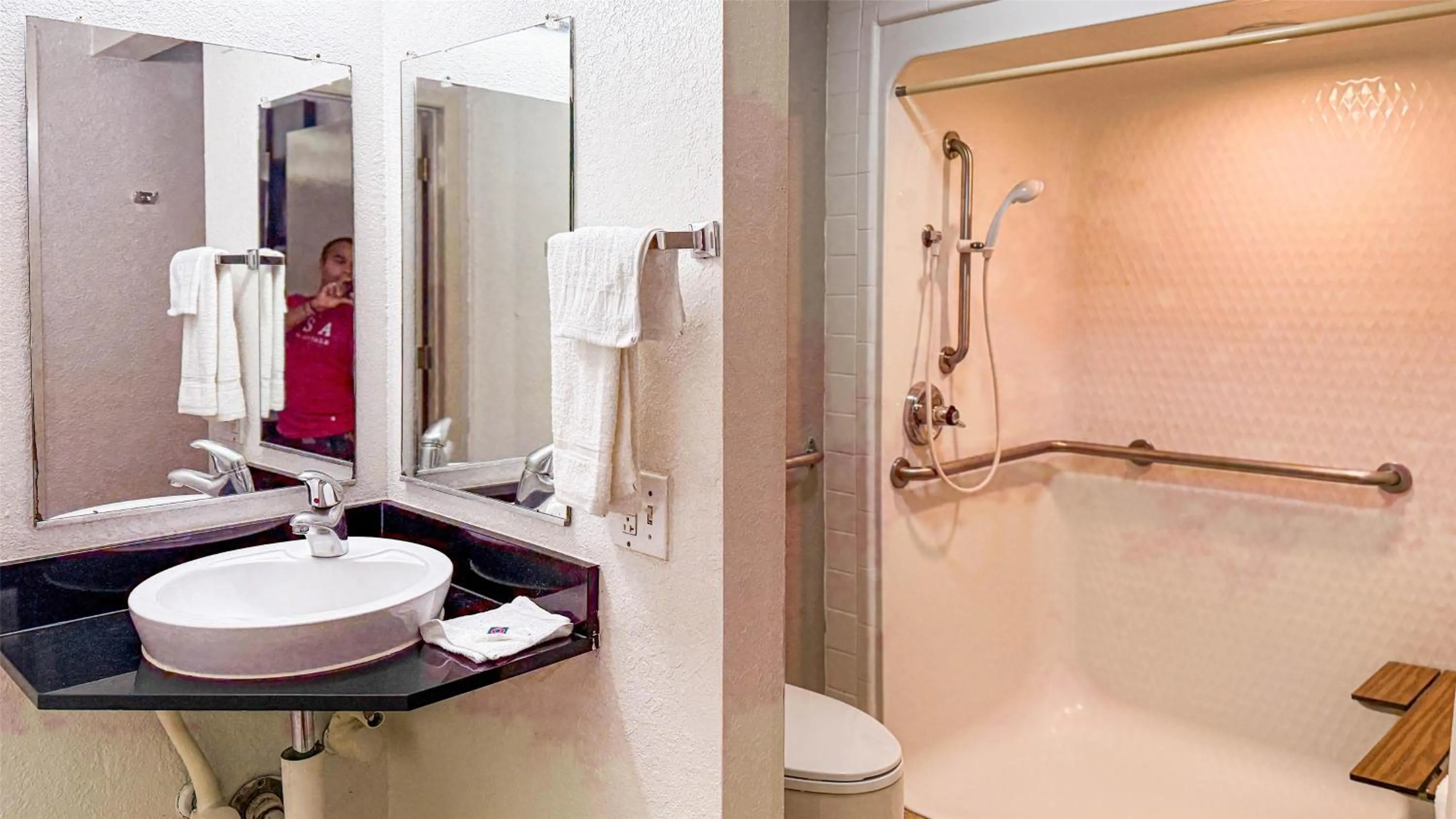 Bathroom in Studio 6-Grand Prairie, TX