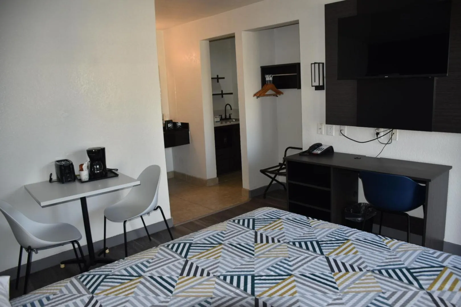 Bed in Studio 6-Grand Prairie, TX