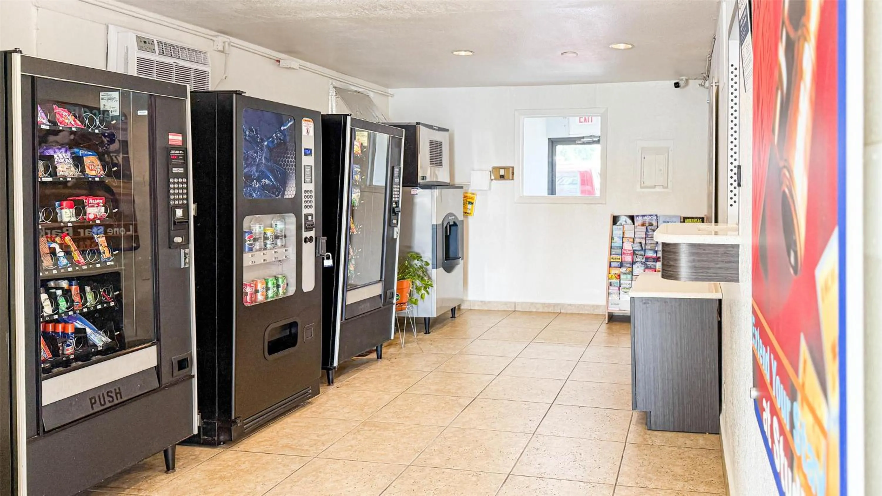 Food and drinks in Studio 6-Grand Prairie, TX