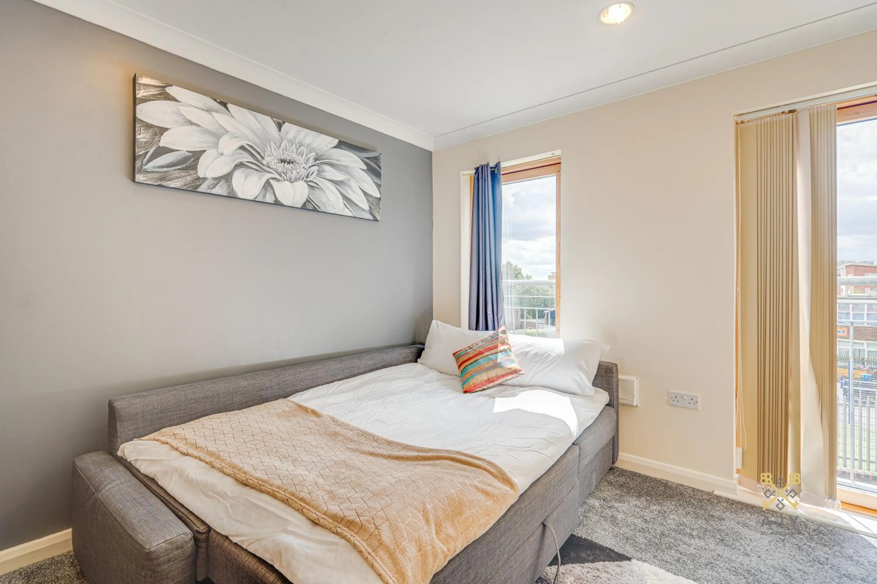 Bed in Mica Point City Centre Apartment