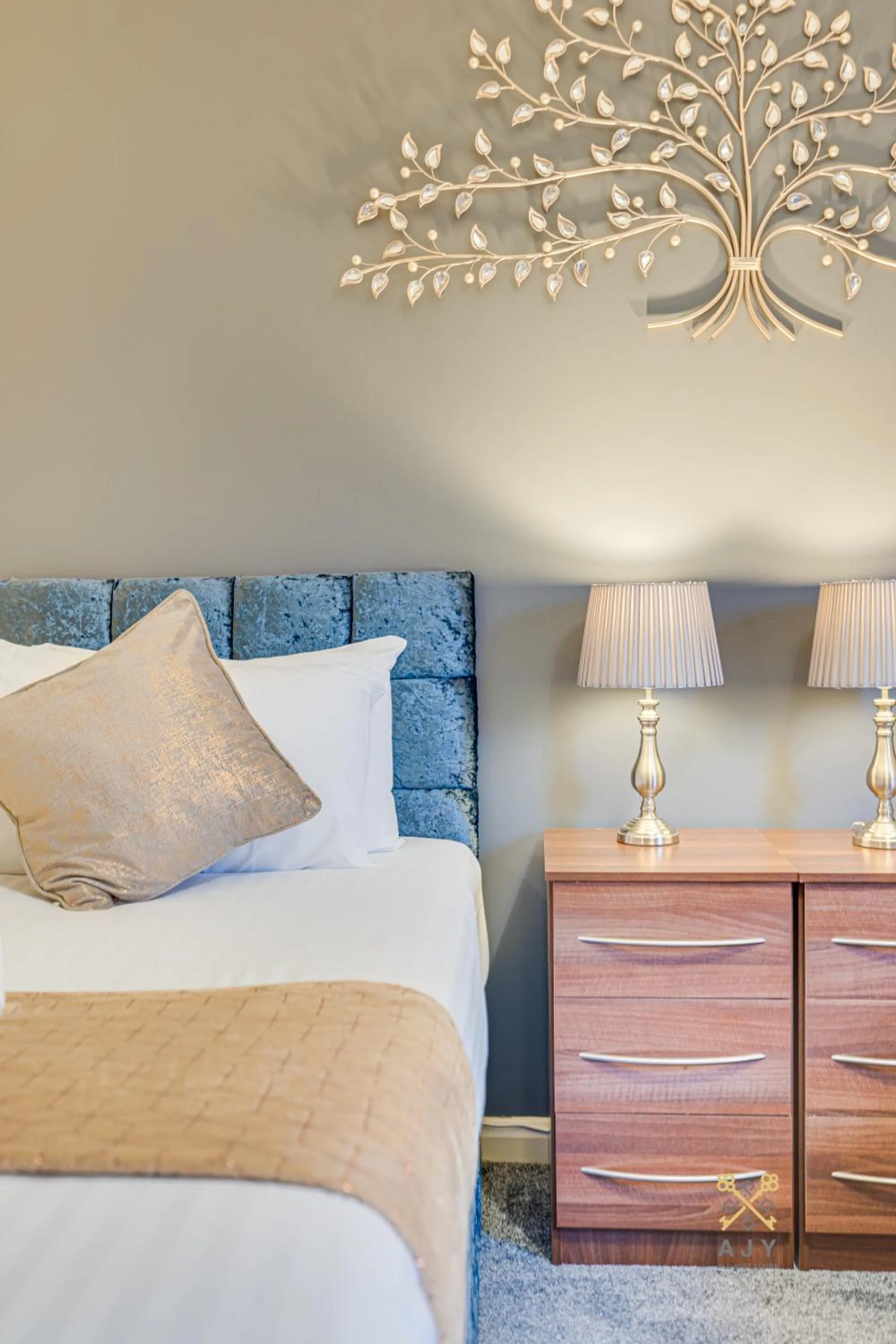 Bed in Mica Point City Centre Apartment