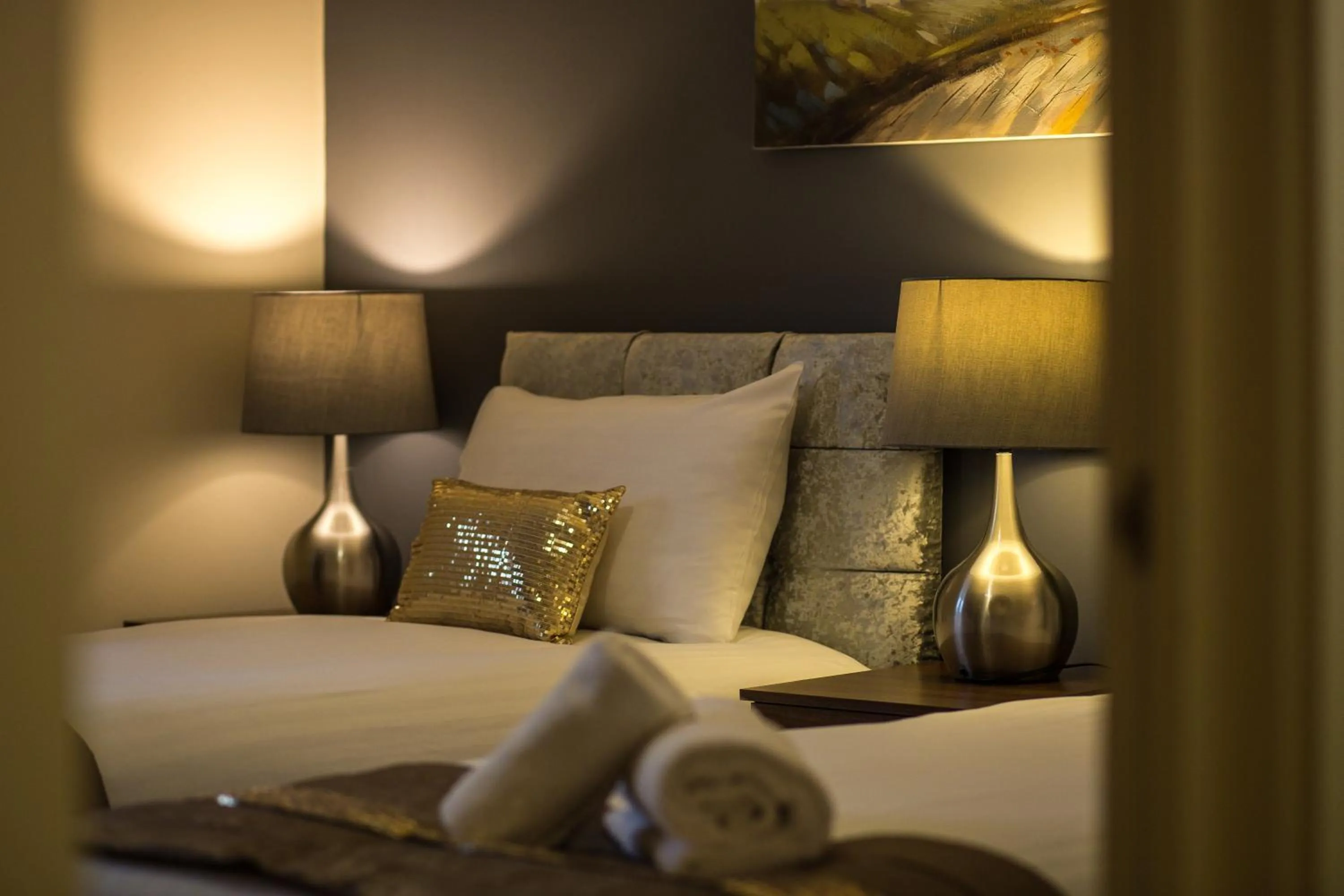 Bed in Mica Point City Centre Apartment