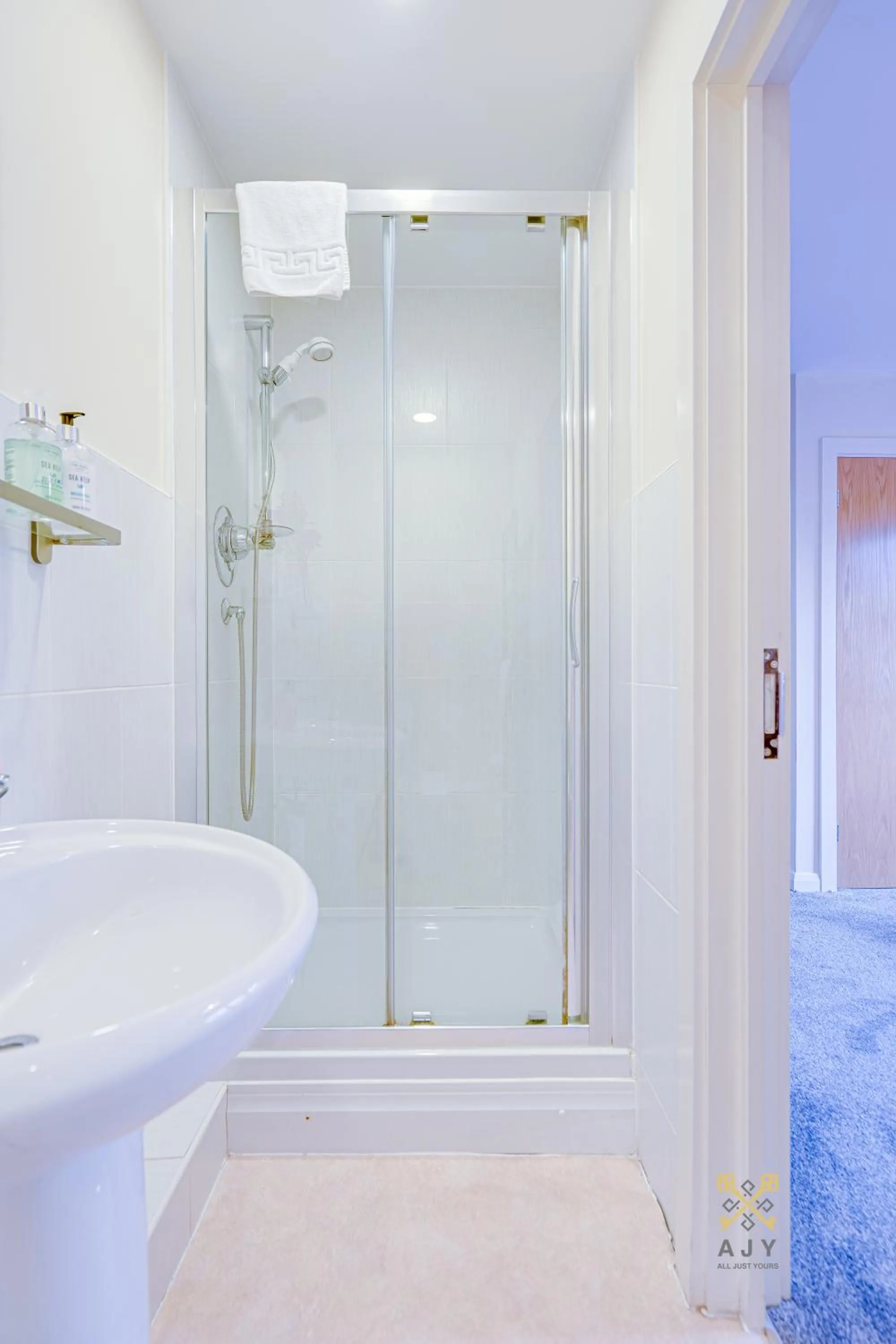 Mica Point City Centre Apartment