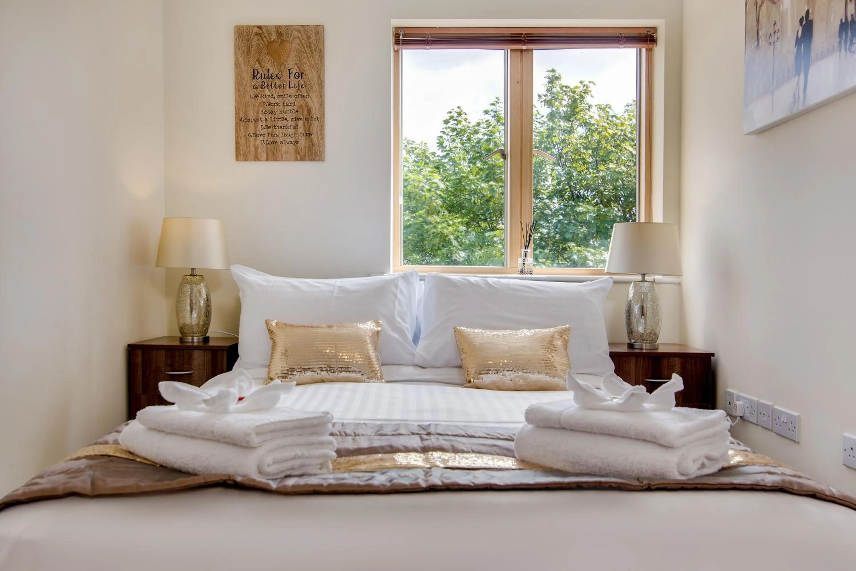 Bed in Mica Point City Centre Apartment