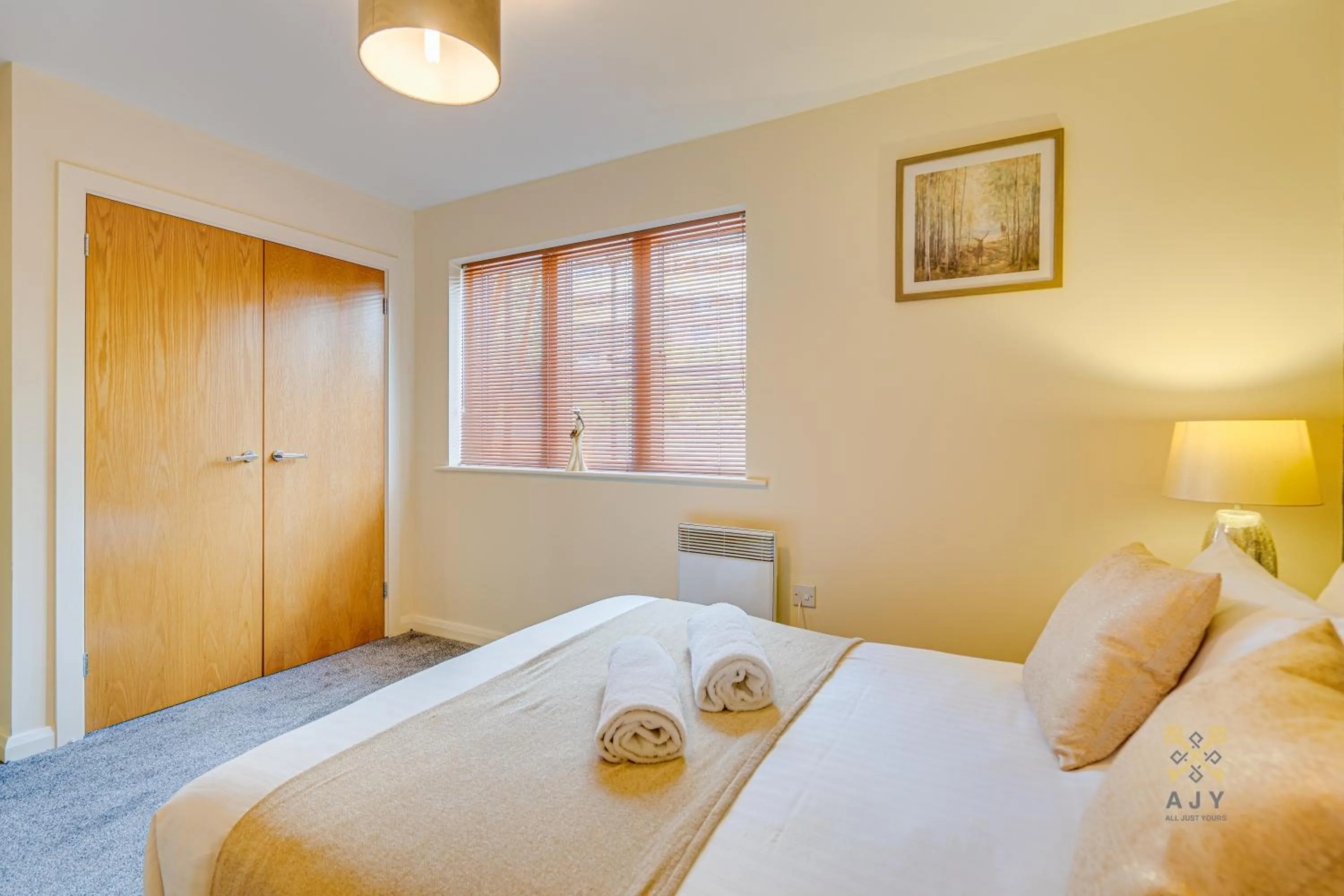 Bed in Mica Point City Centre Apartment