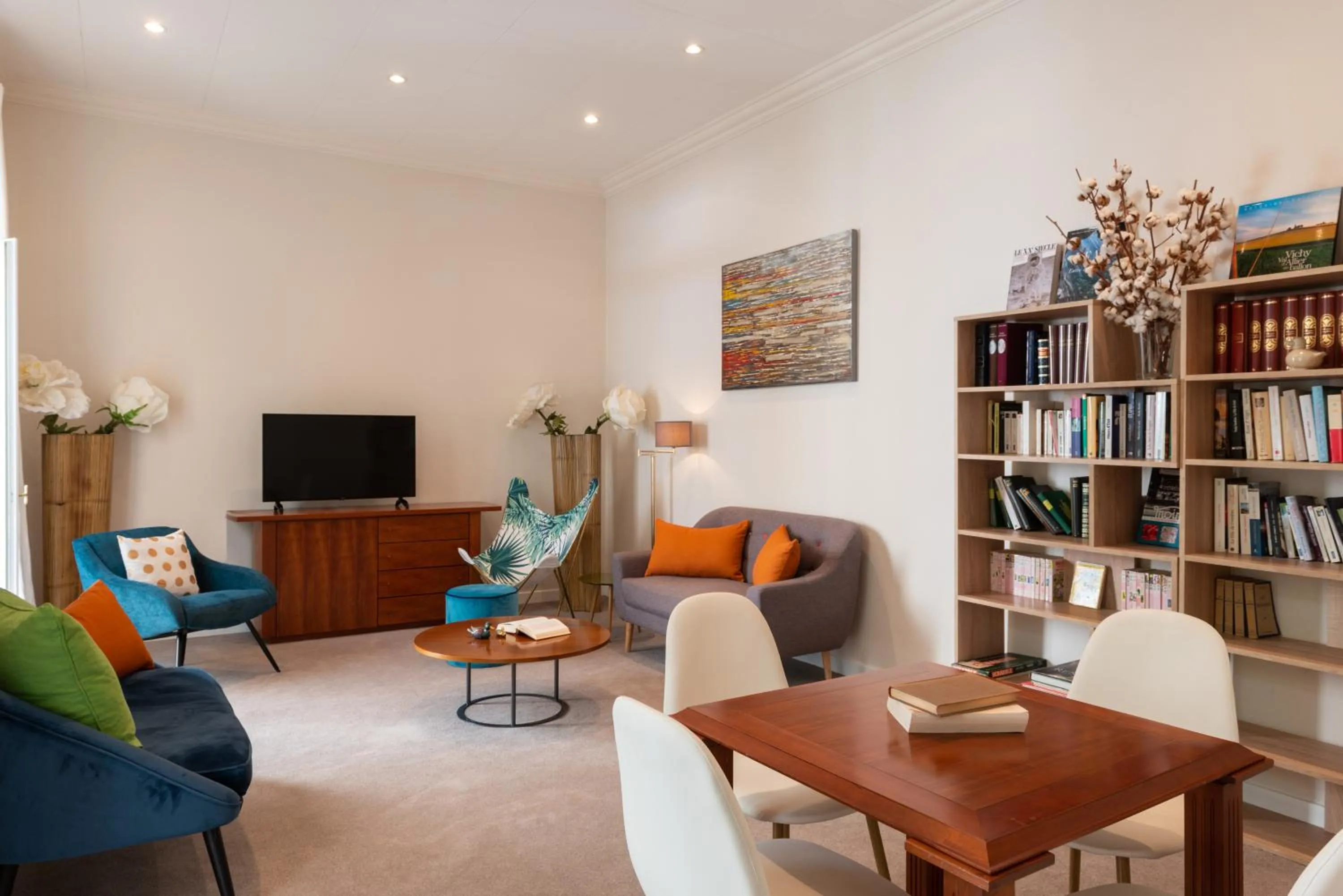 Library in Hôtel Les Nations The Originals Boutique VICHY