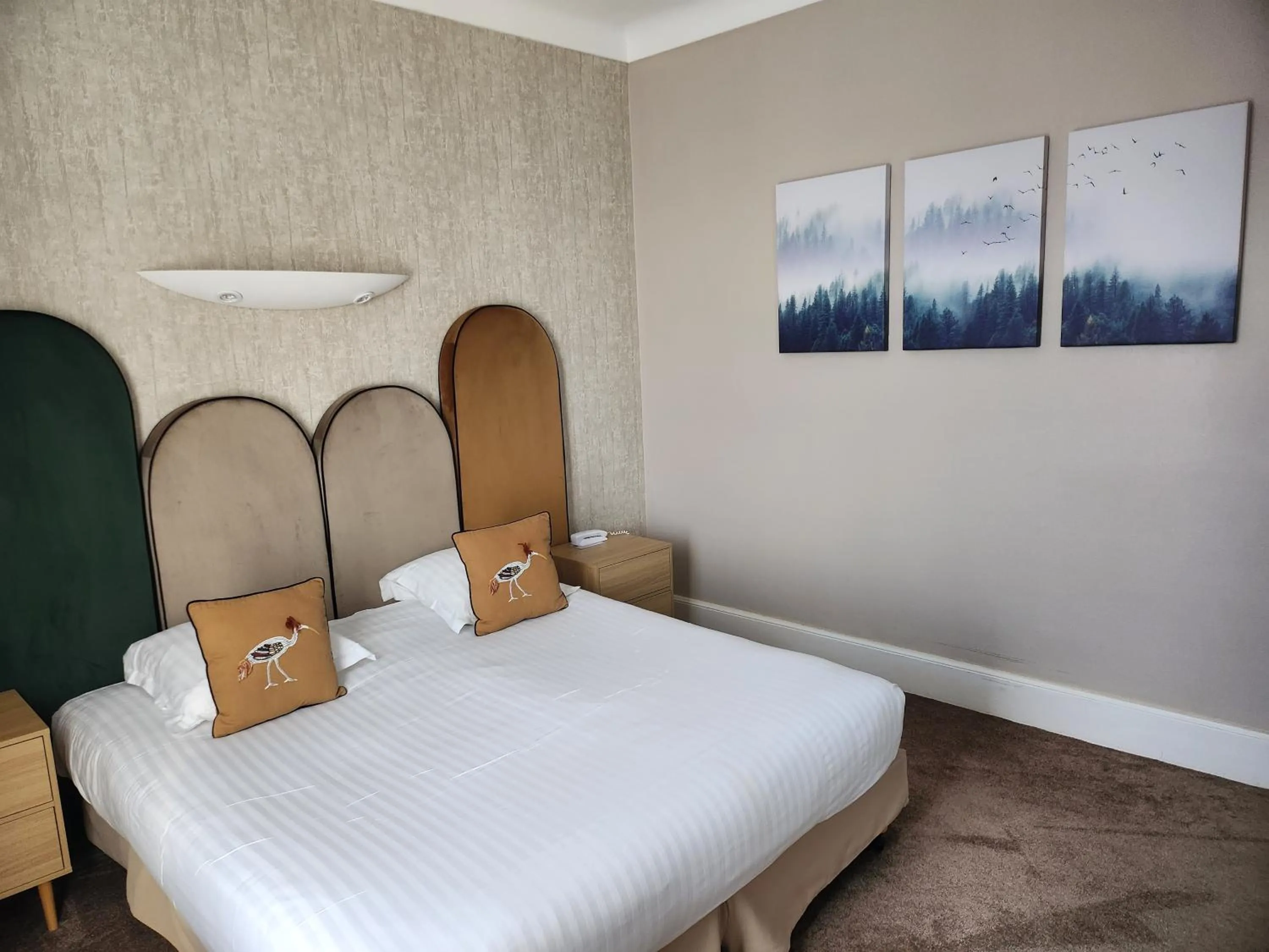 Photo of the whole room, Bed in Hôtel Les Nations The Originals Boutique VICHY