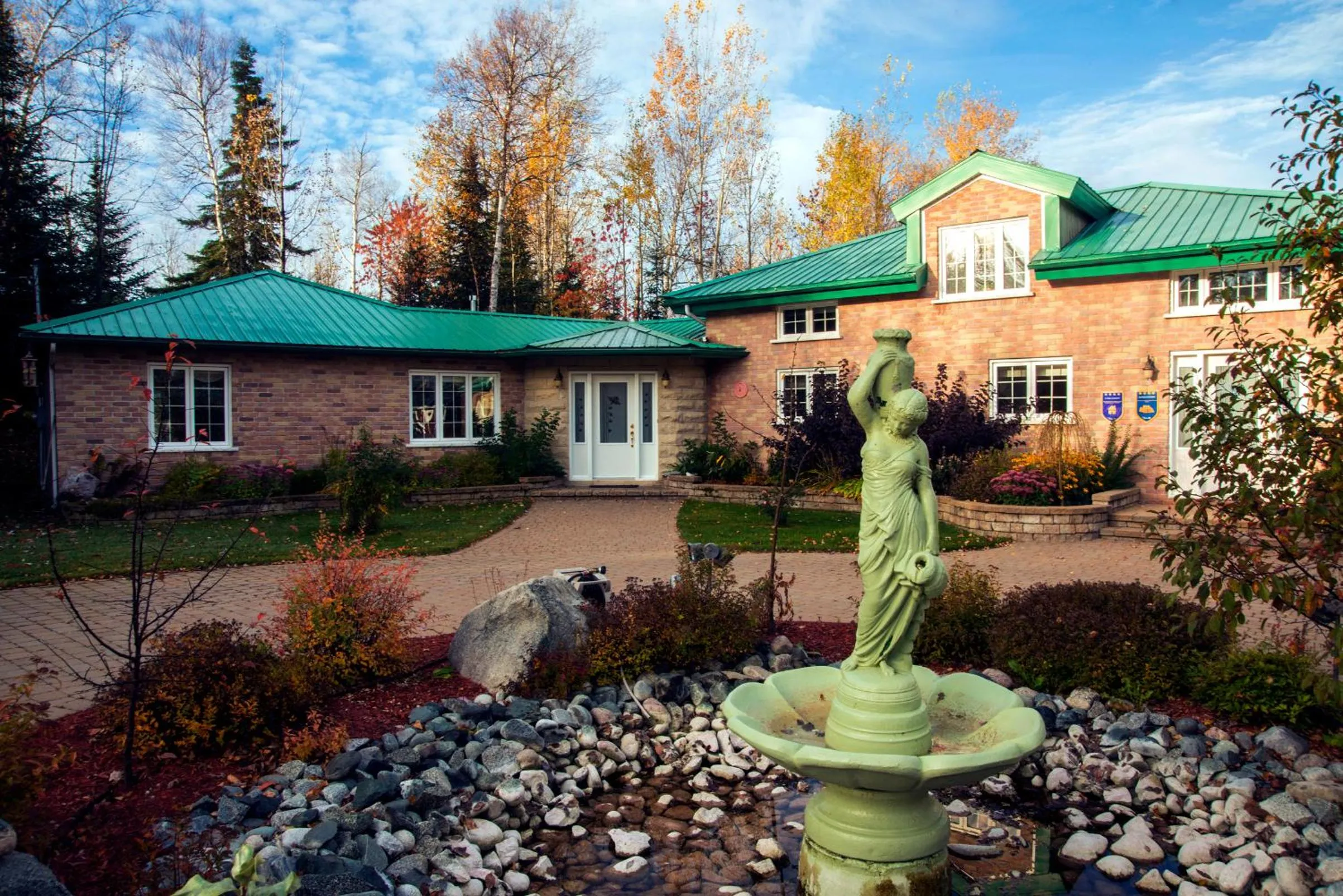 Facade/entrance in Au Soleil Couchant