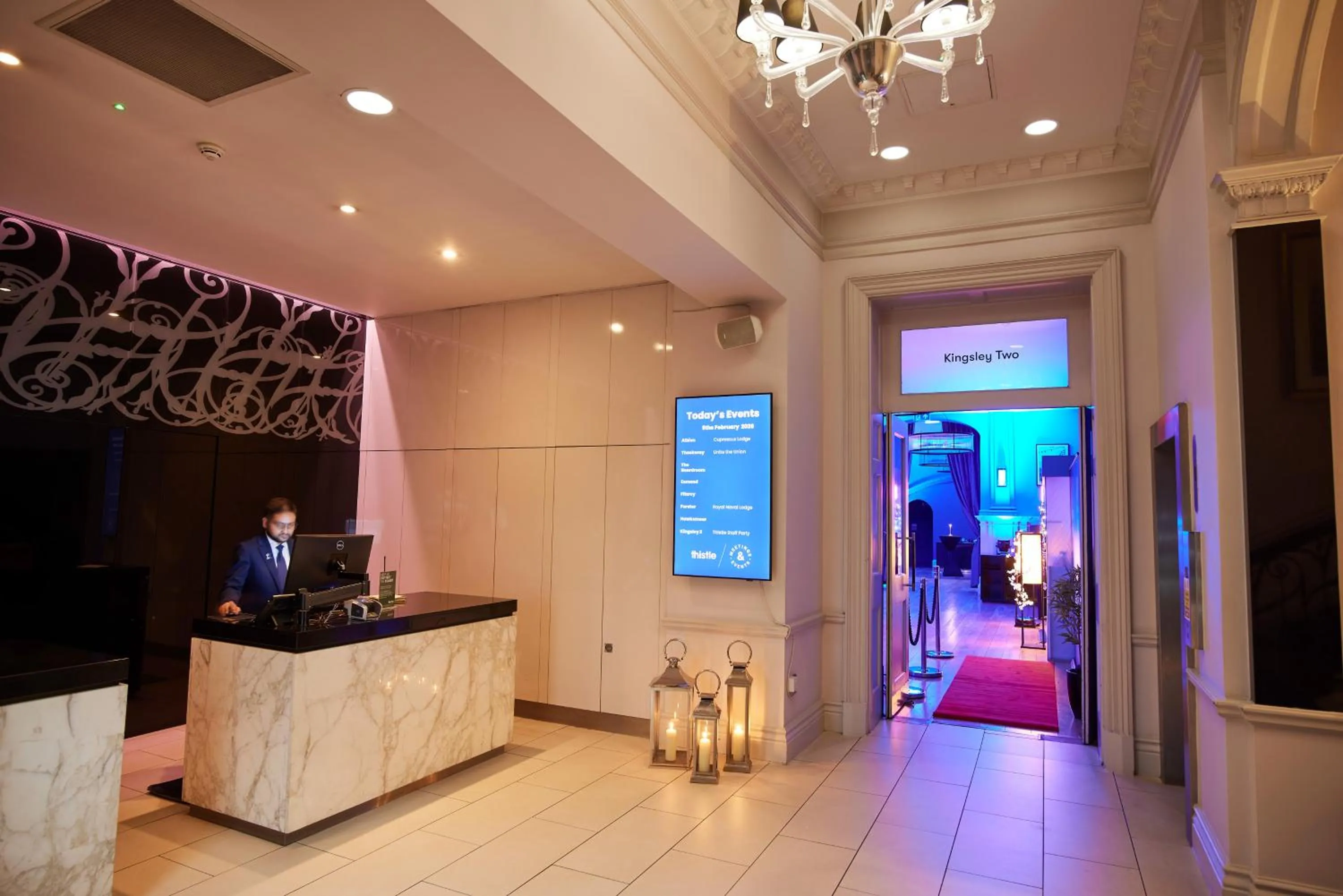 Lobby or reception in Thistle London Holborn