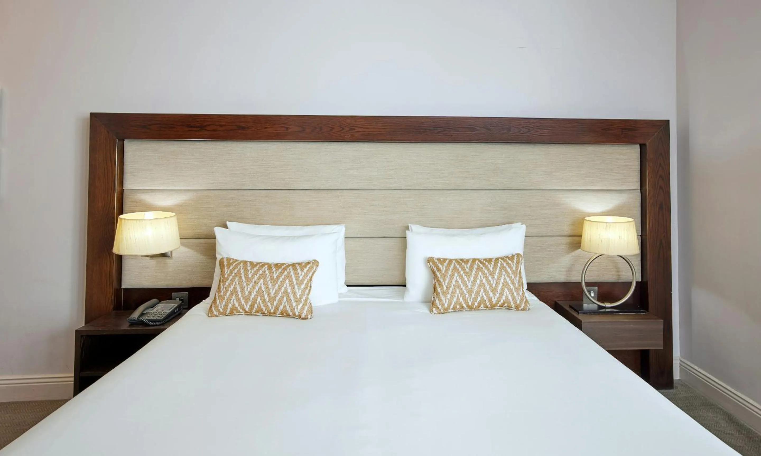 Bedroom, Bed in Thistle London Holborn