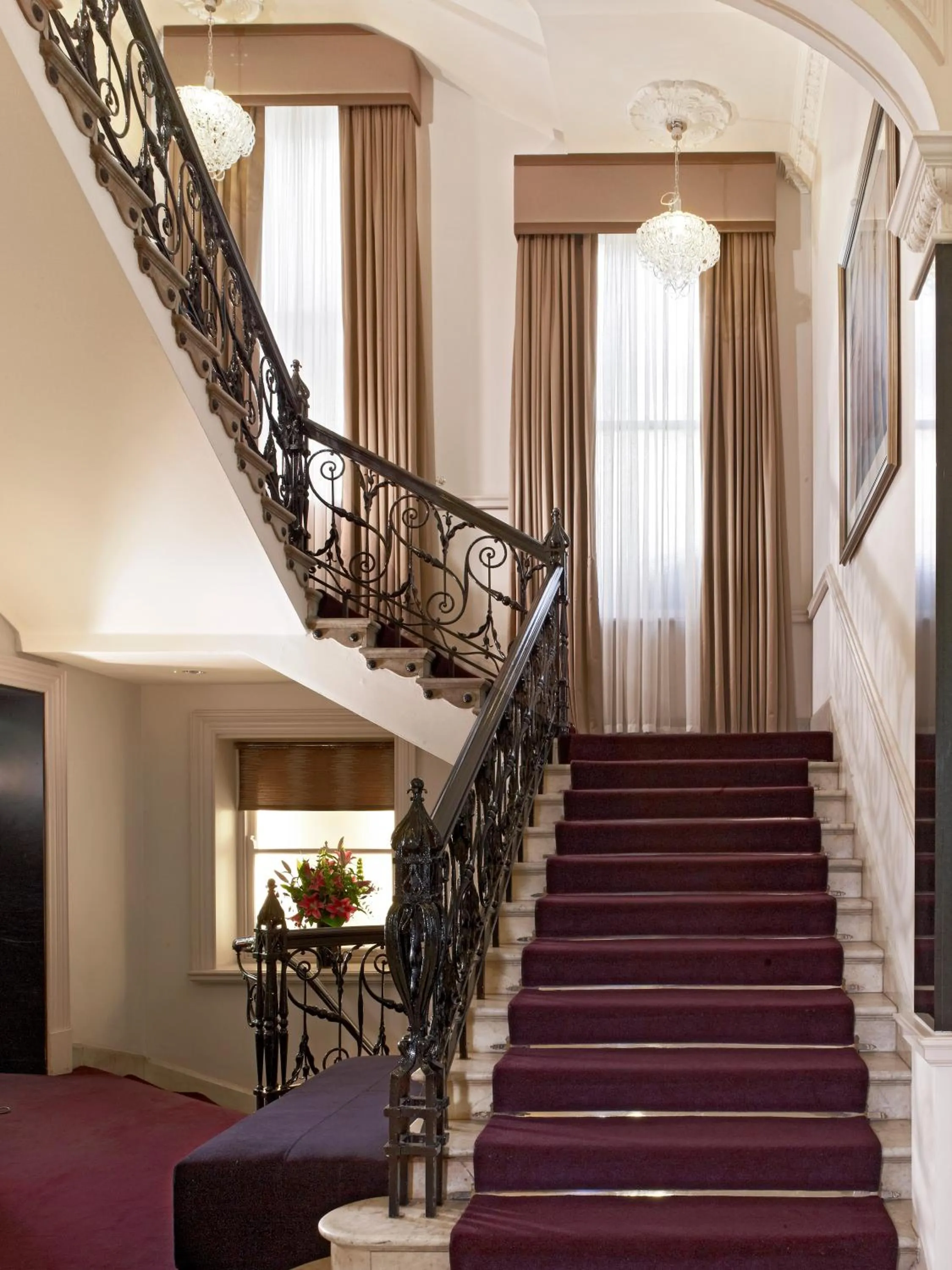 Lobby or reception in Thistle London Holborn