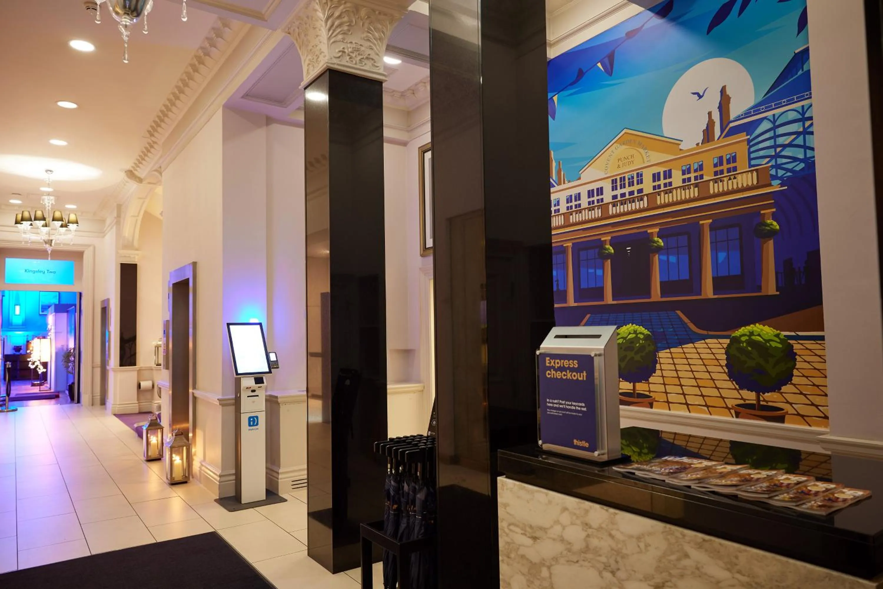 Lobby or reception in Thistle London Holborn