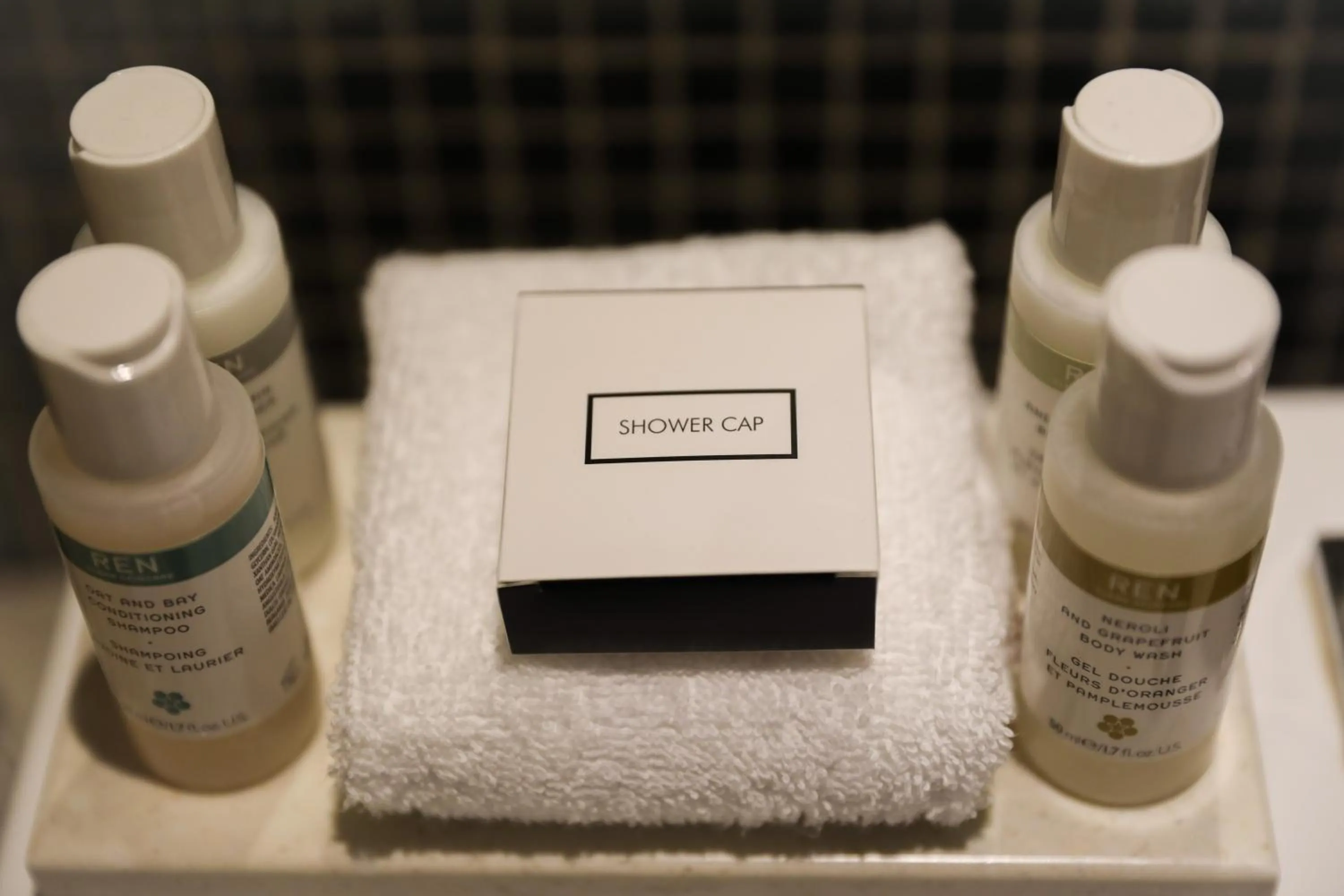 Bathroom in Hotel du Vin Cannizaro House Wimbledon