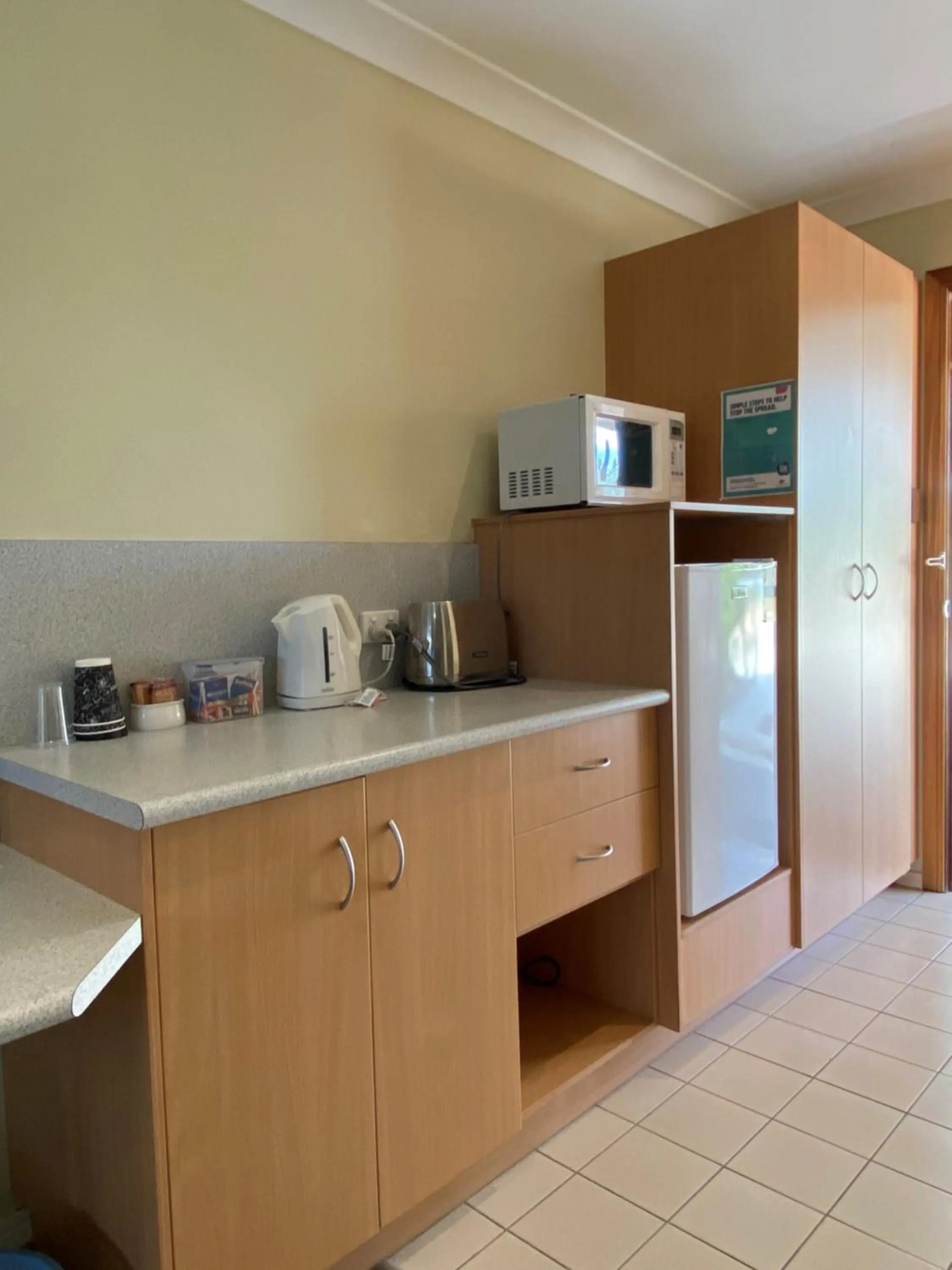 Coffee/tea facilities in Country Roads Motor Inn Gayndah