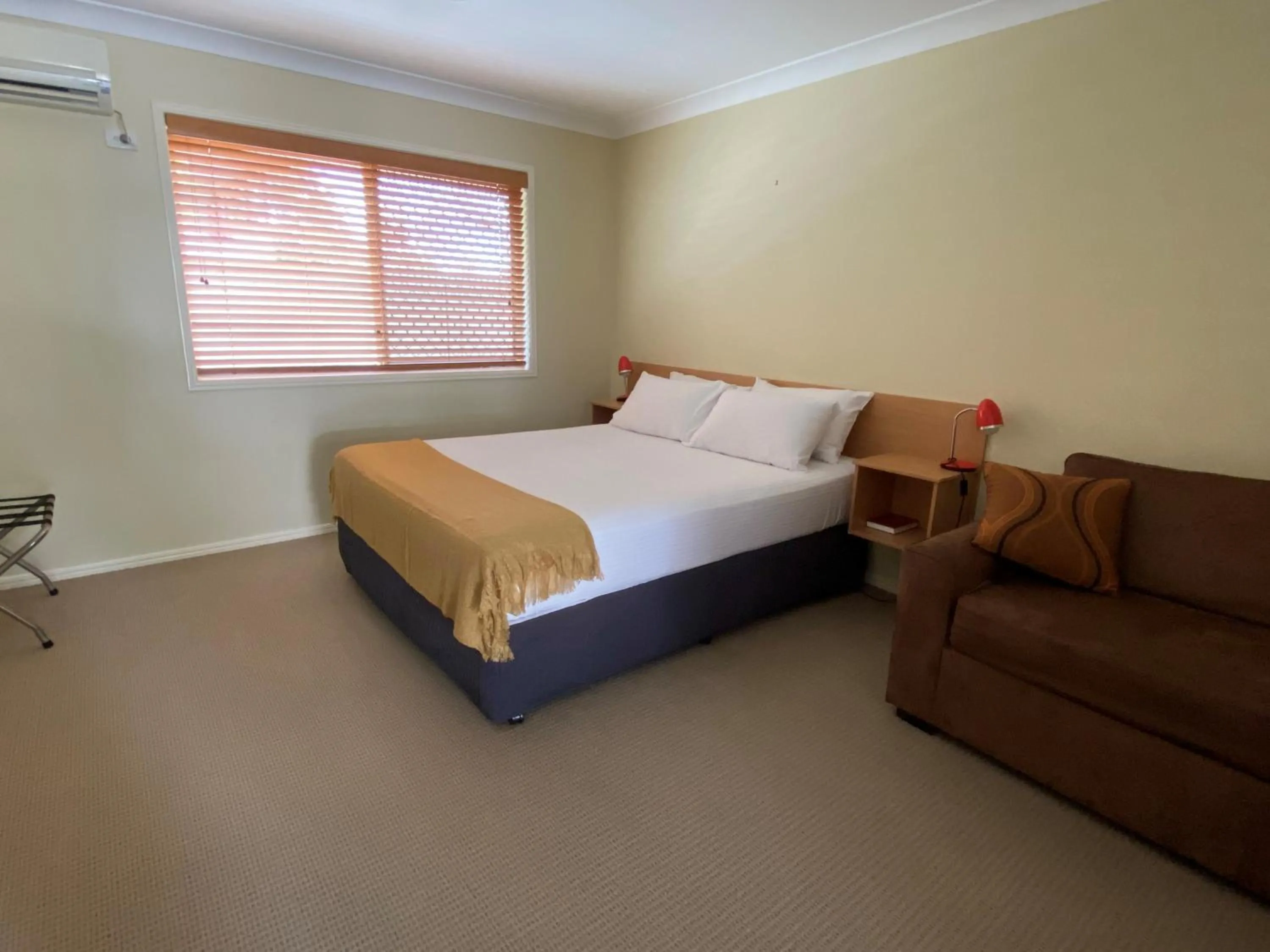 Bed in Country Roads Motor Inn Gayndah
