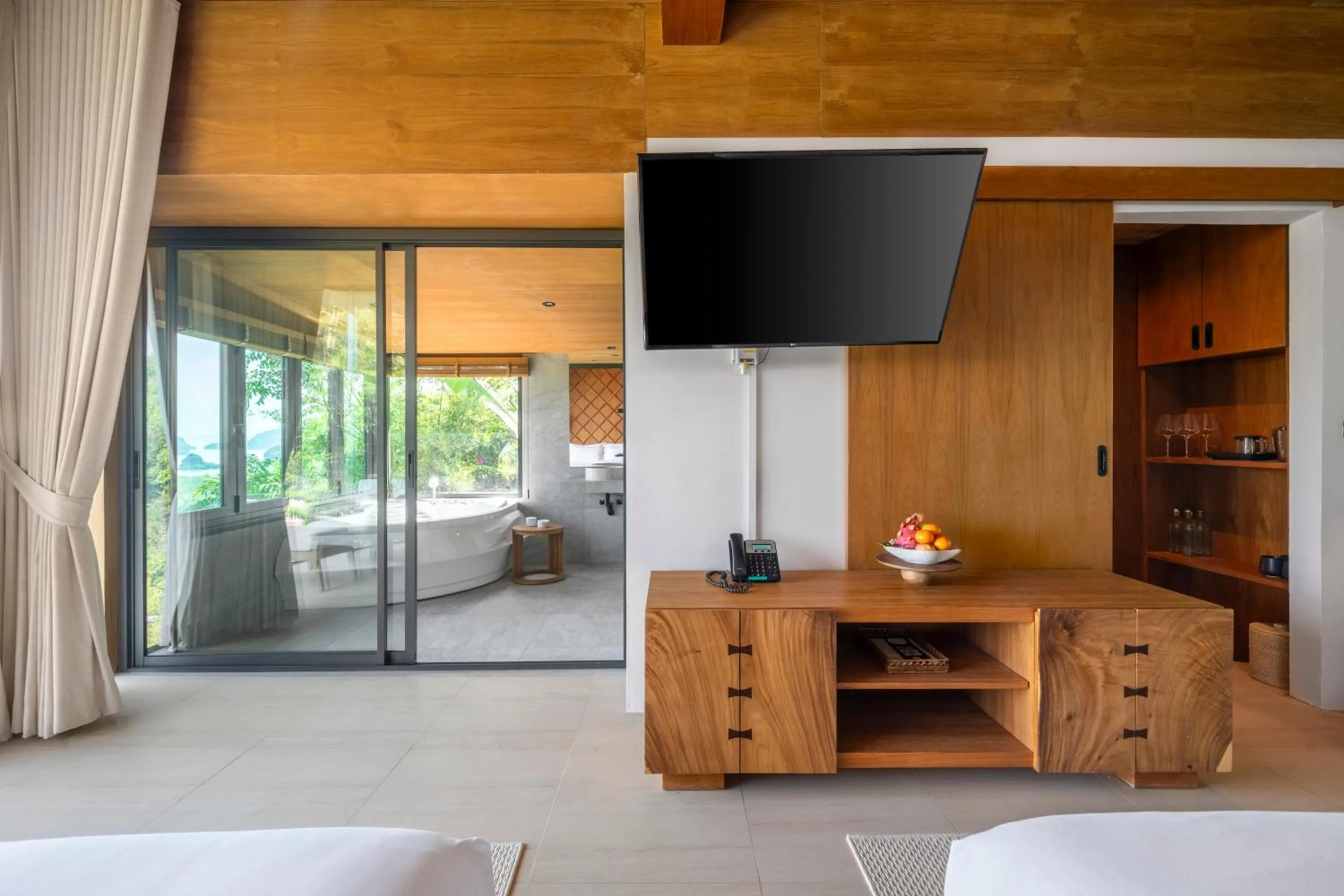 Communal lounge/ TV room in Sametnangshe Boutique