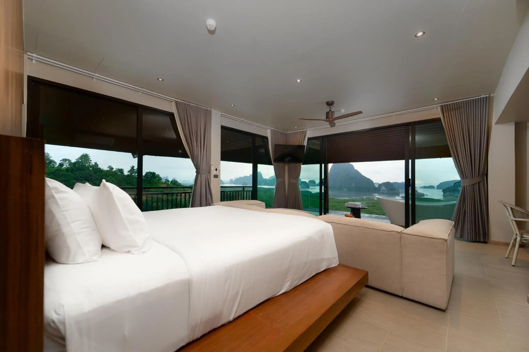 Photo of the whole room, Bed in Sametnangshe Boutique