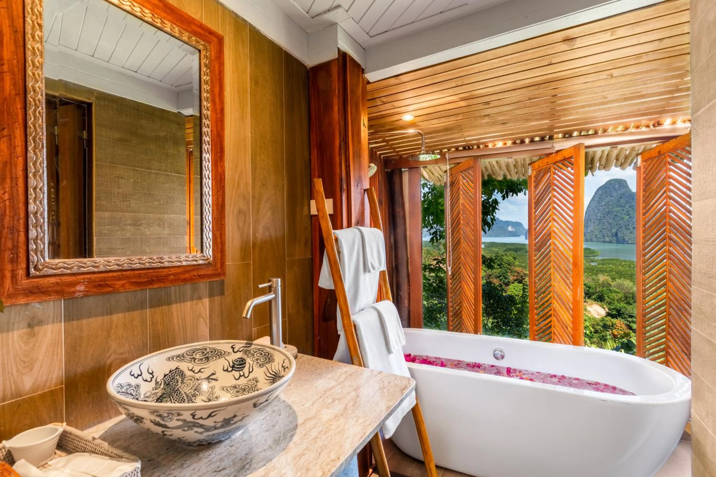 Bathroom in Sametnangshe Boutique