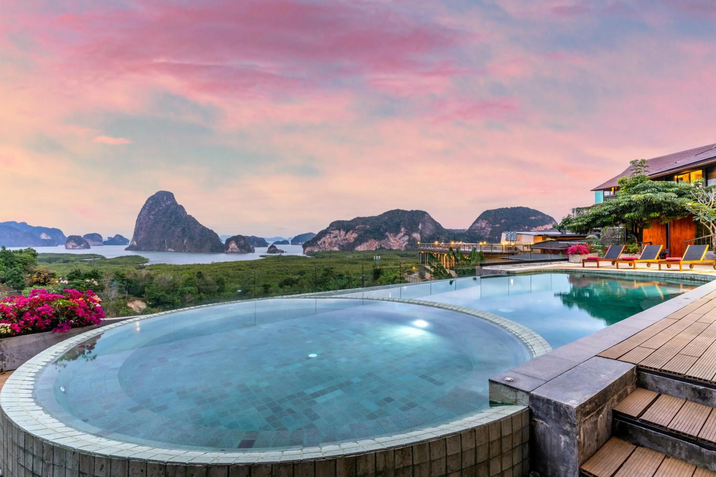 Pool view in Sametnangshe Boutique