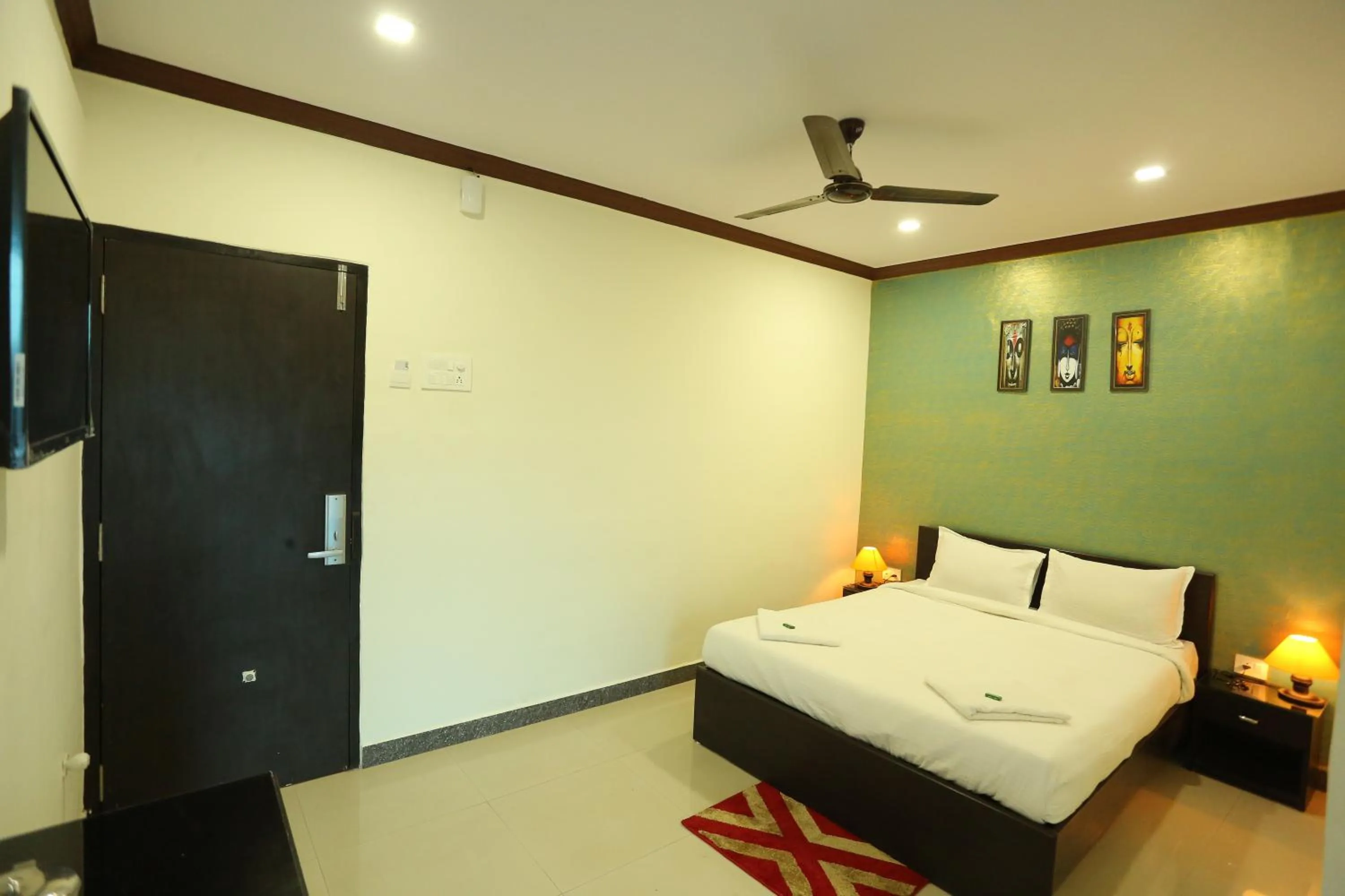 Bed in Motel La Grandeur