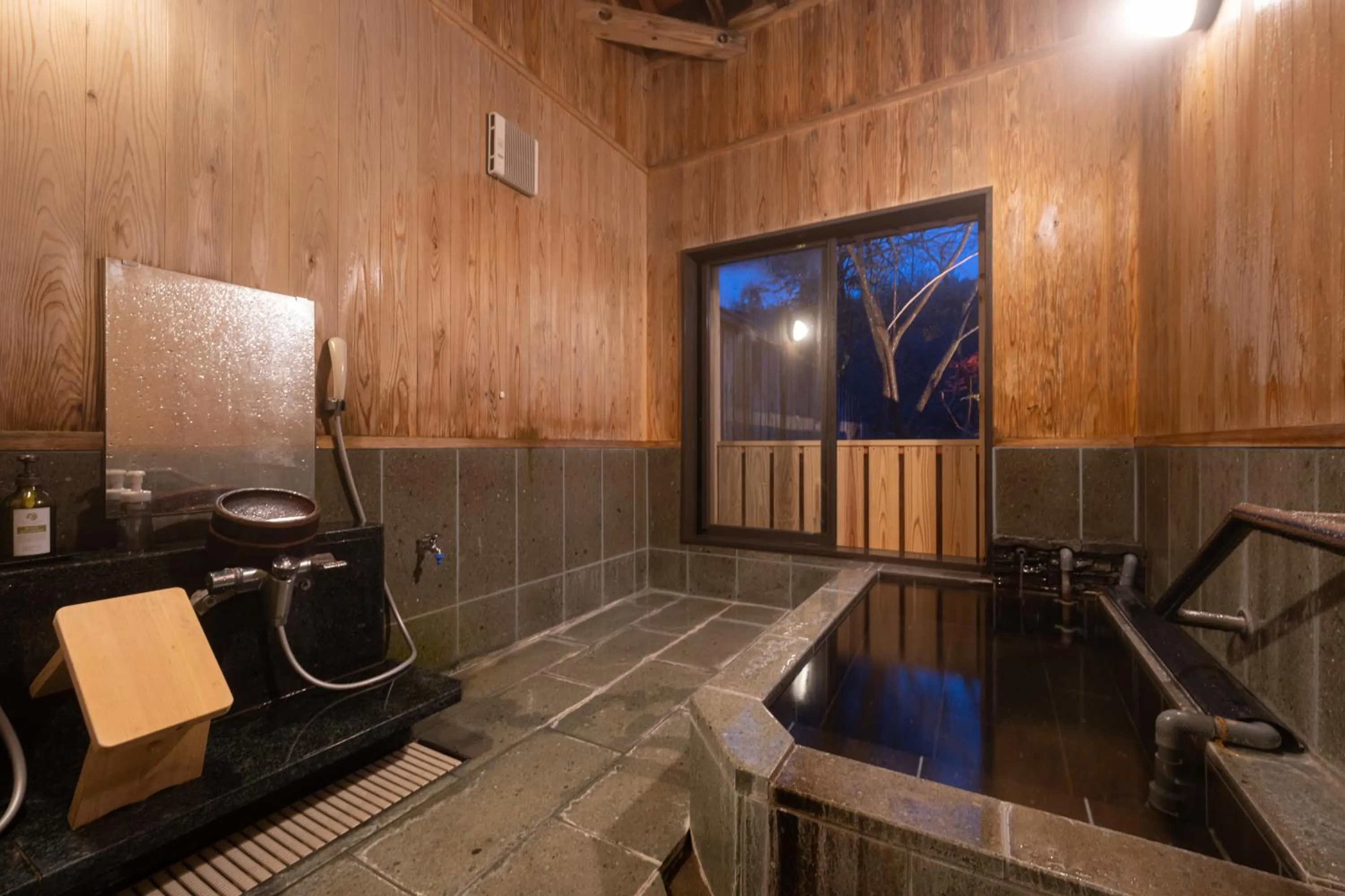 Hot Spring Bath in Ryokan Nushiya