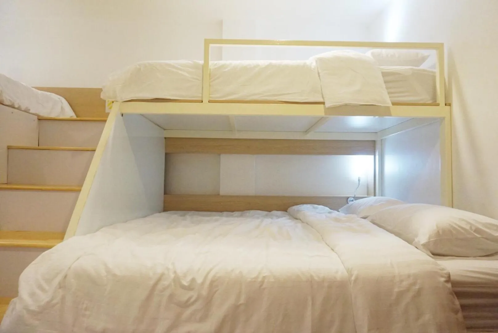 Bed in Boon Street Hostel