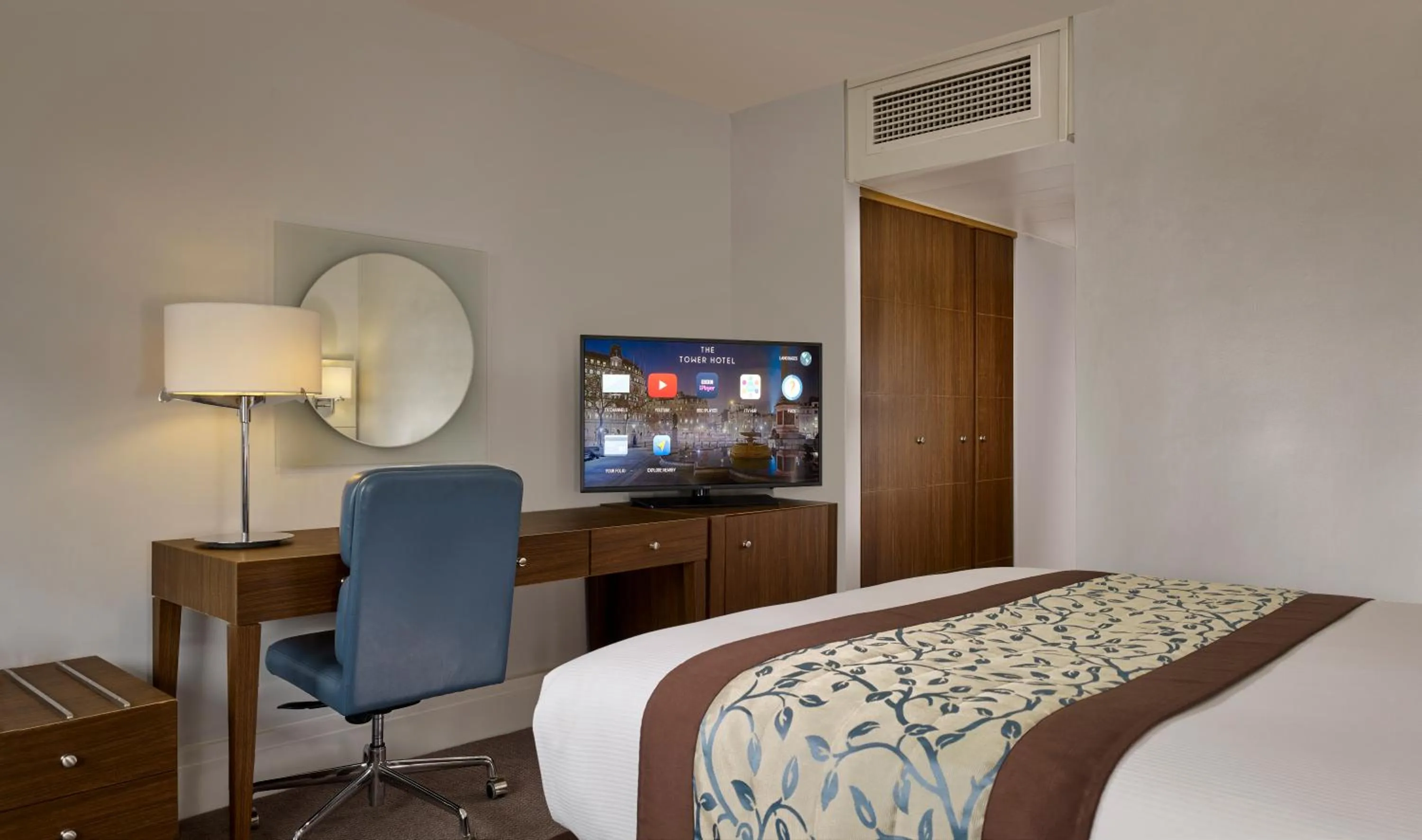 TV and multimedia, Bed in The Tower Hotel, by Thistle